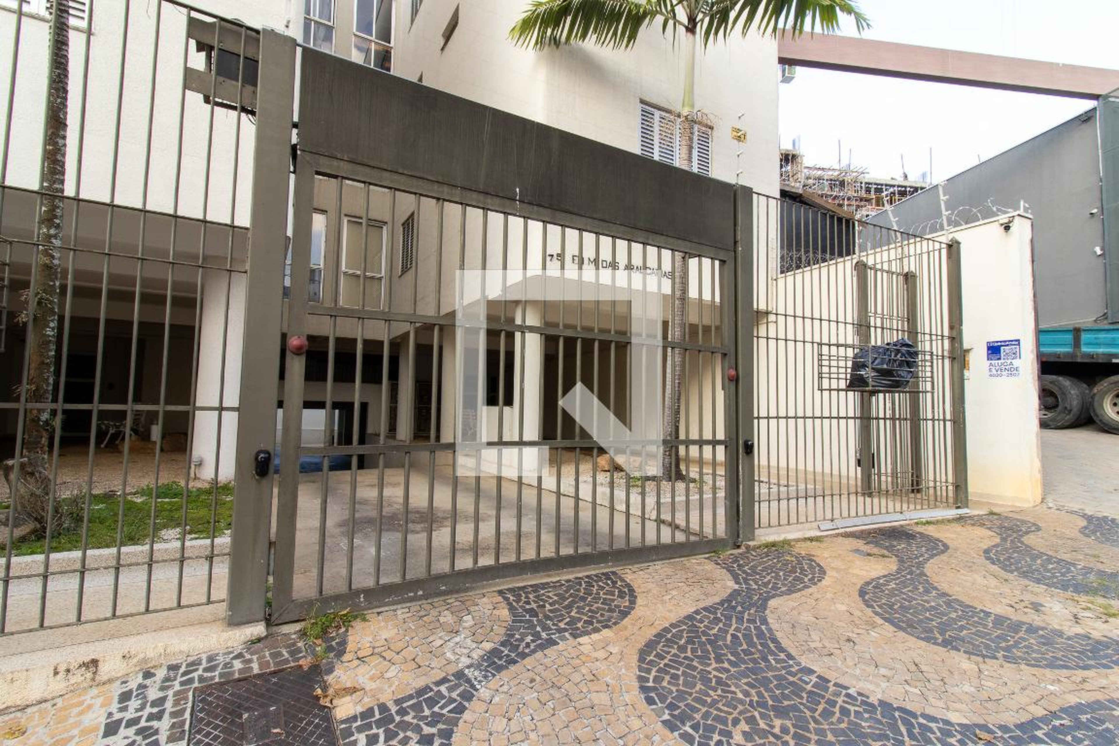 Fachada Condomínio em Rua Mogi Guaçu, 75