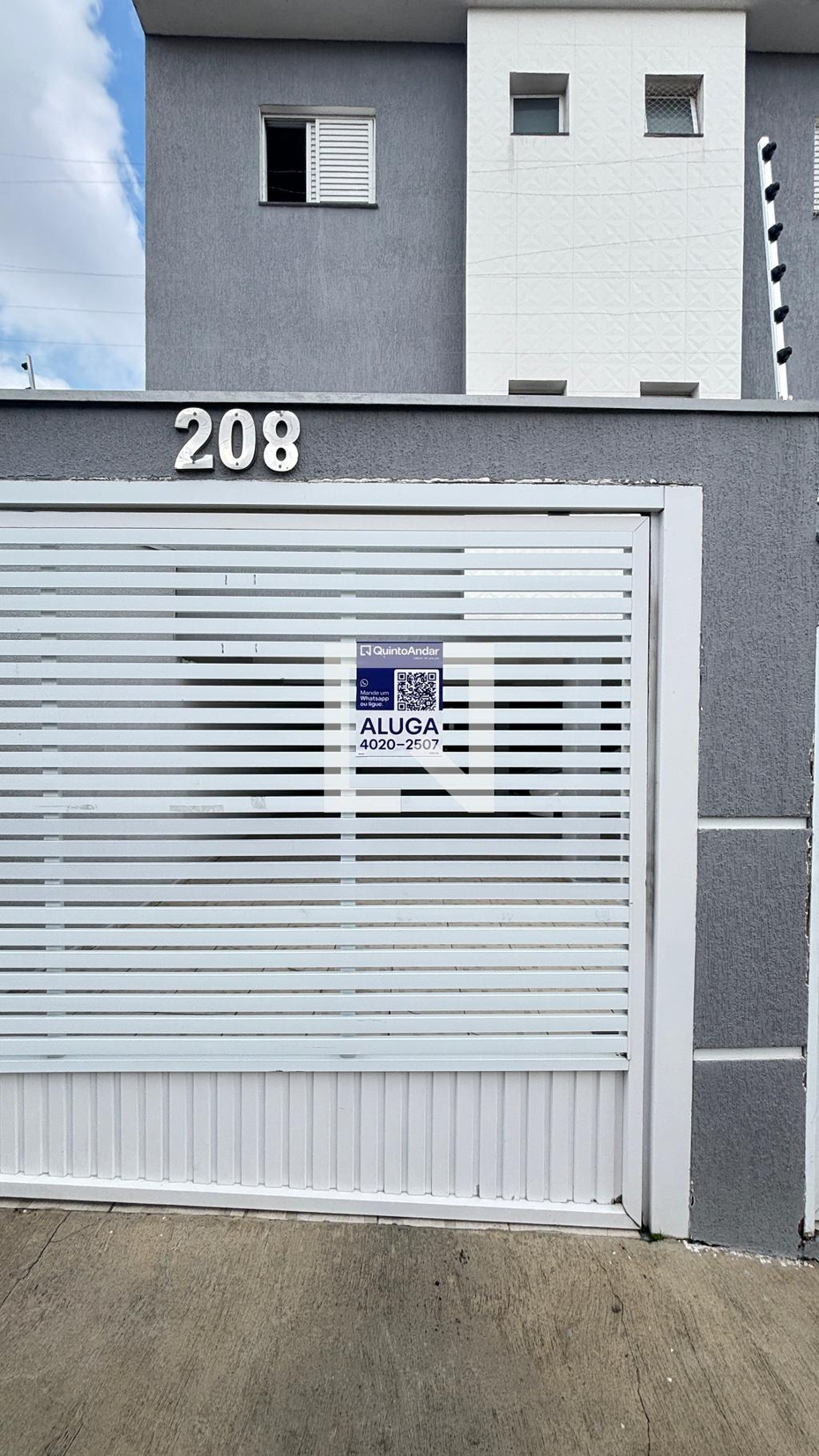 Fachada Condomínio em Rua Virgílio Di Cicco, 208