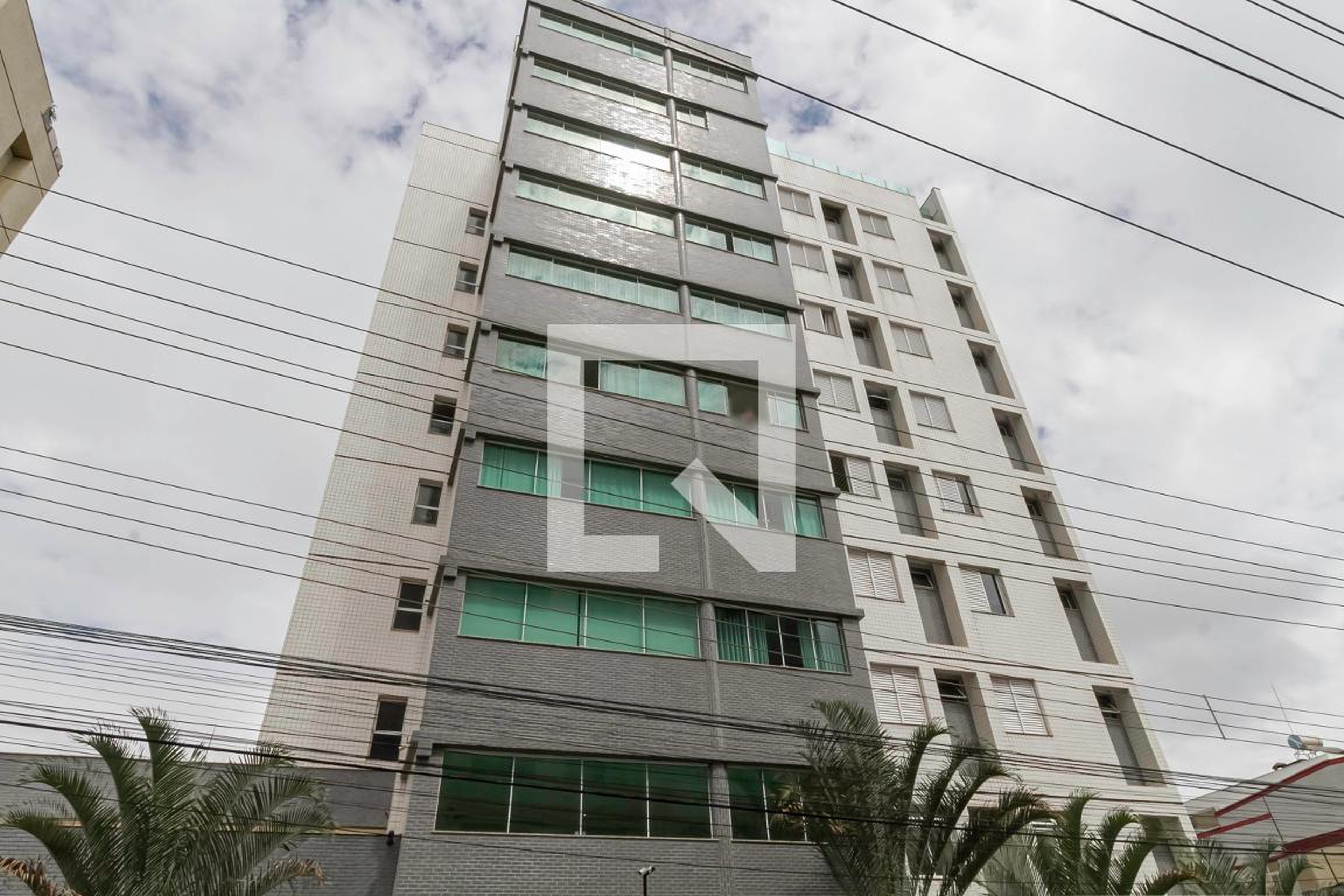 Fachada Condomínio em Rua Zenite, 135