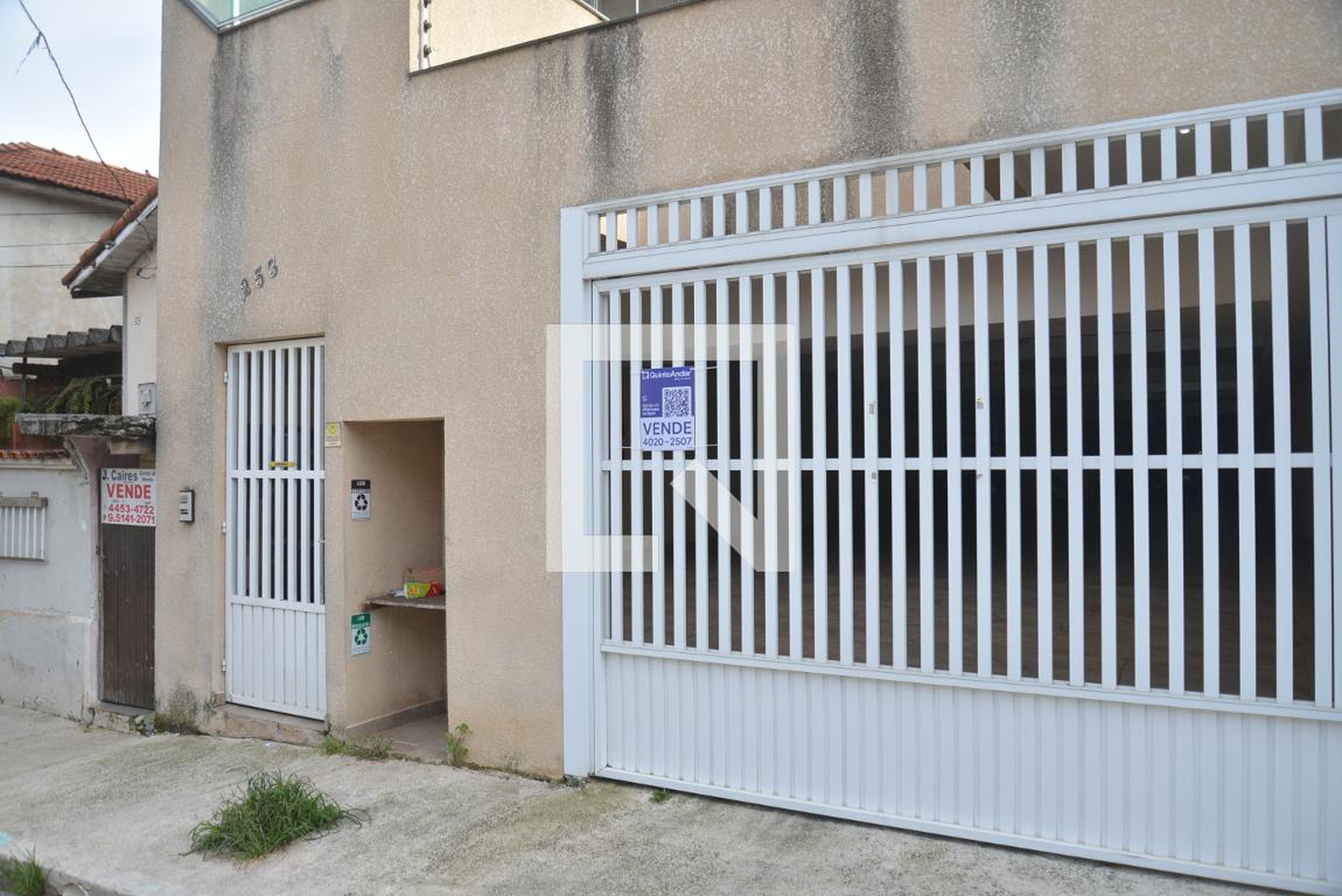 Fachada Condomínio em Rua Corrêa Sampaio, 253