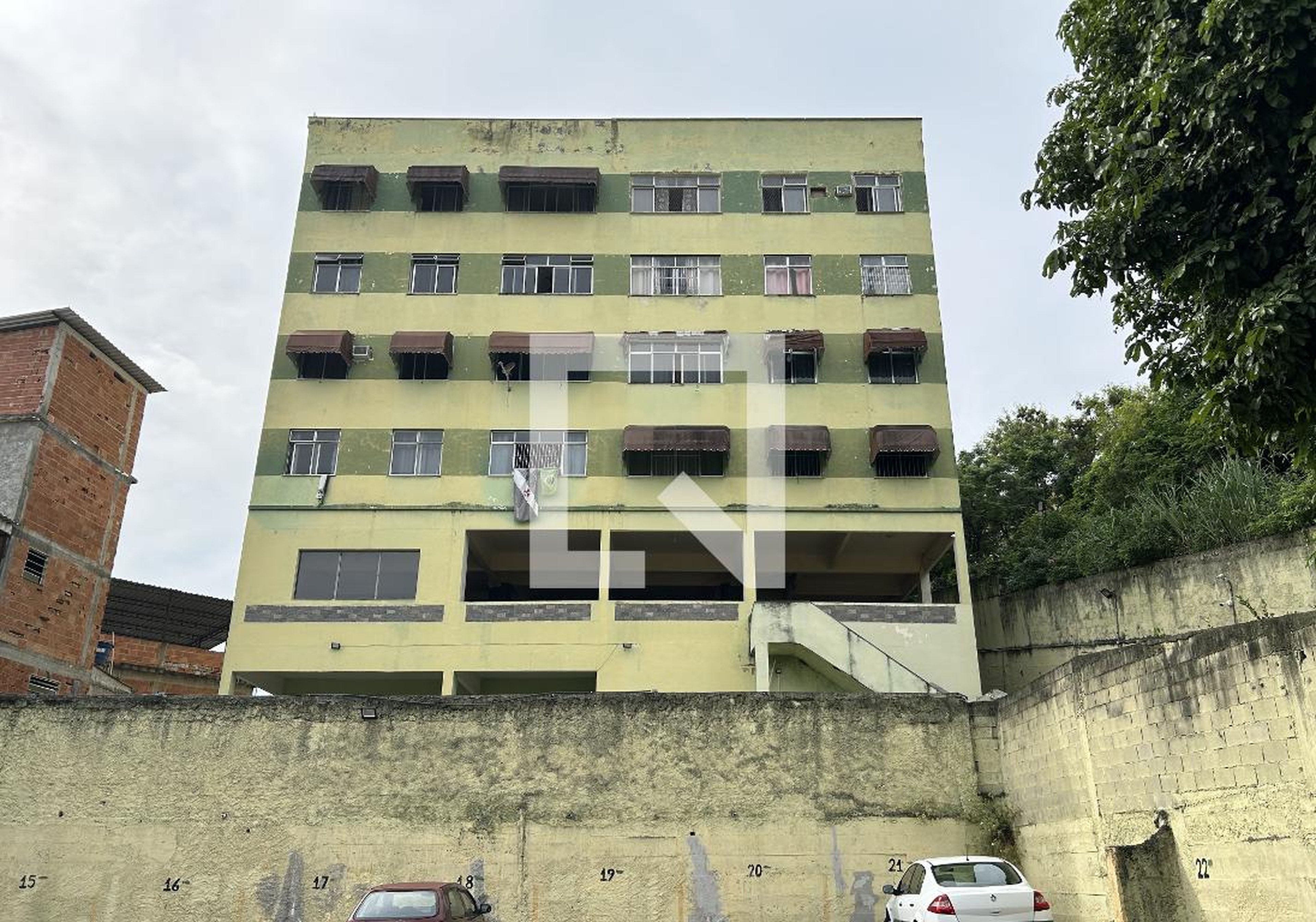 Fachada Condomínio em Rua Cardoso Quintão, 103
