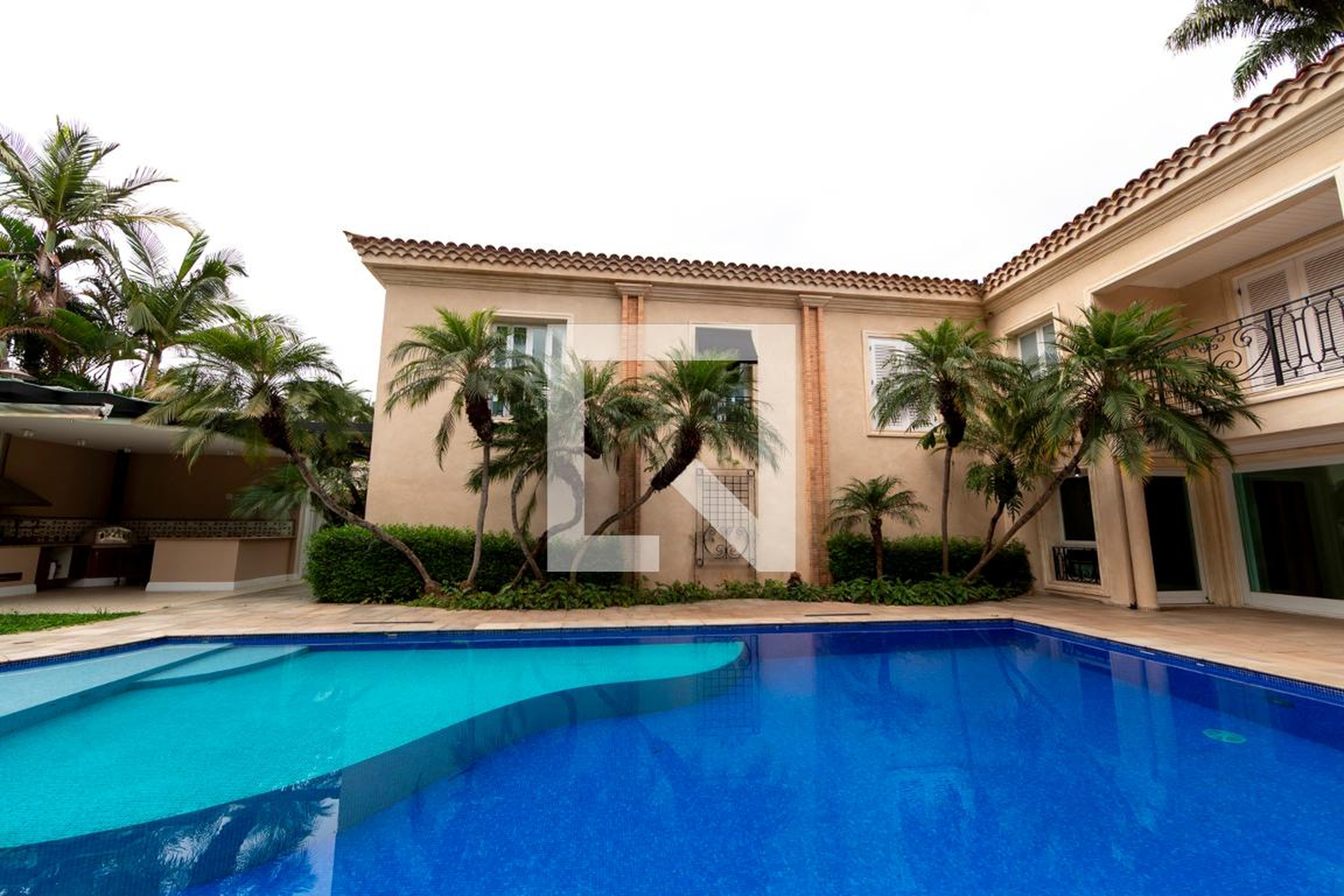 Piscina Condomínio em Alameda Noruega, 722