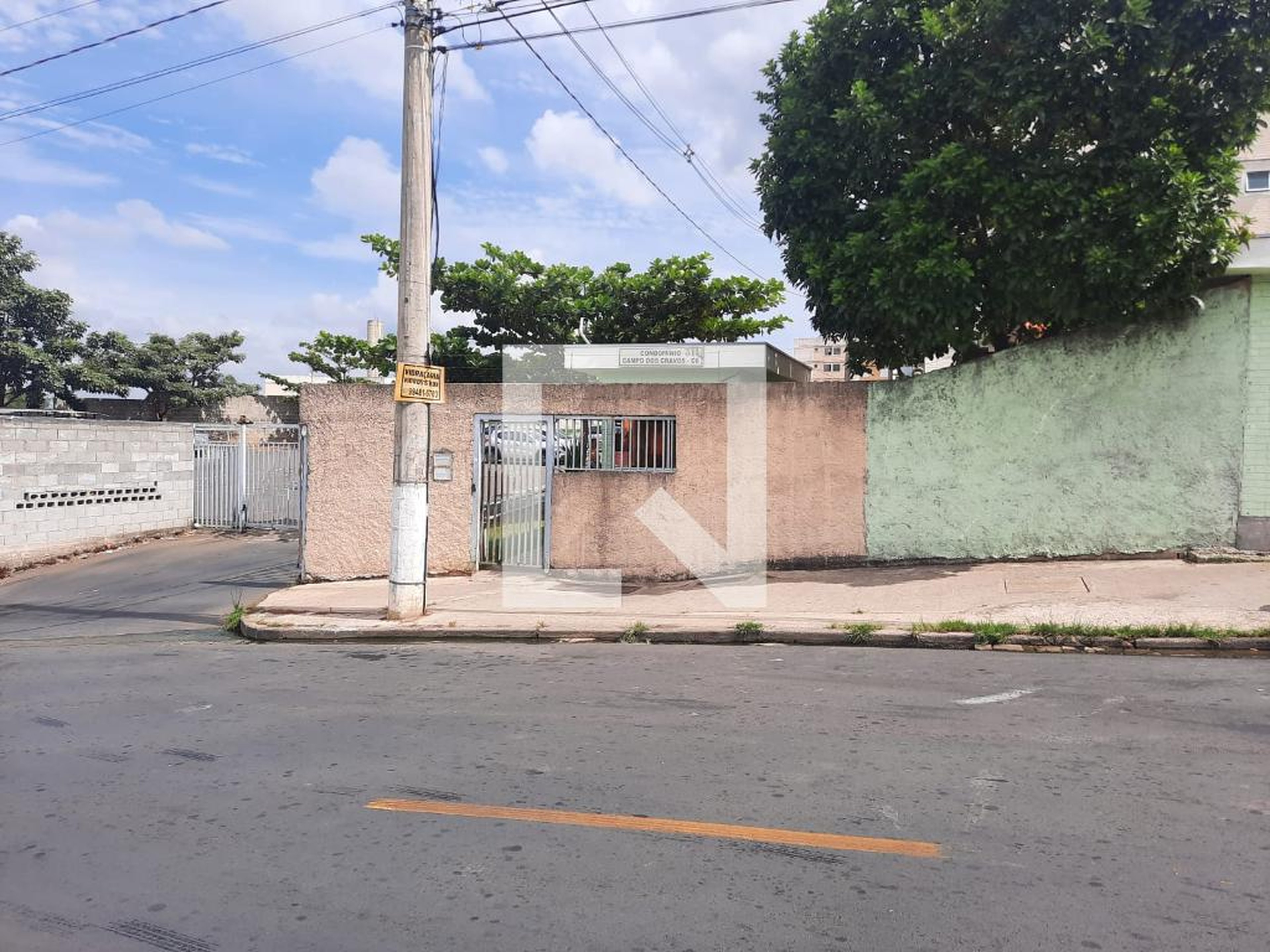 Fachada do Condomínio Condomínio Campo dos cravos - Sirius