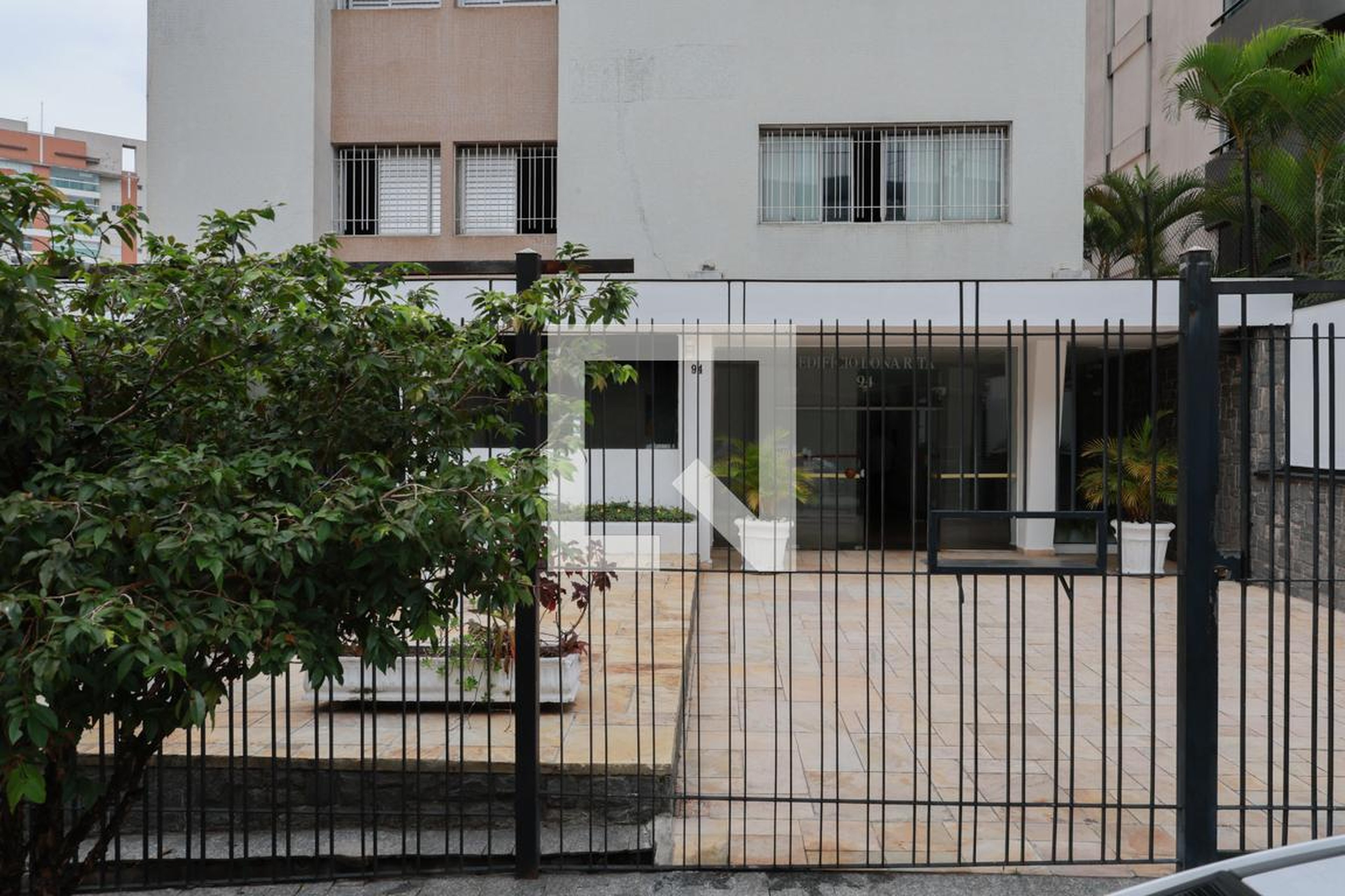 Fachada do condomínio Edifício Dona Rita