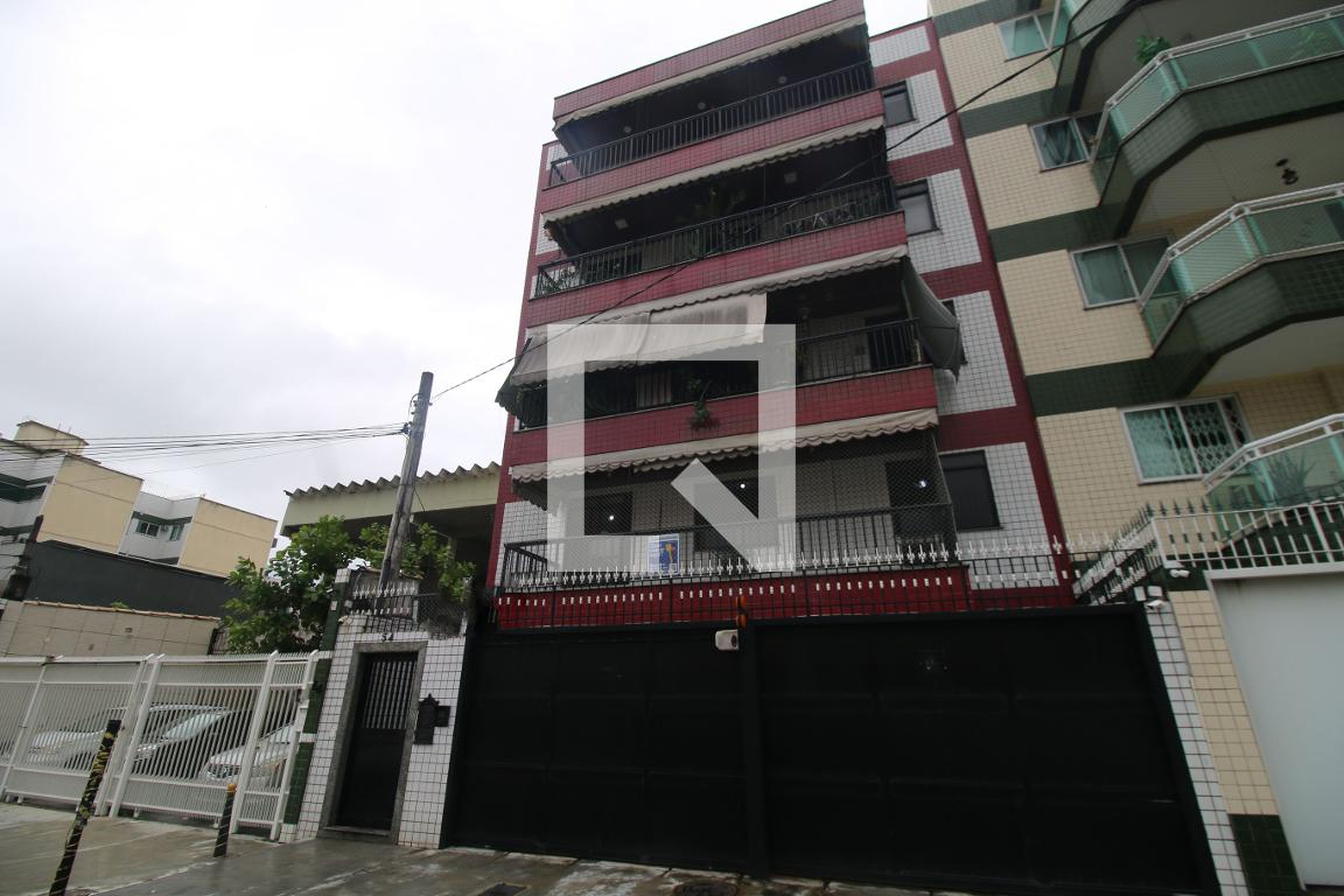 Fachada do Prédio Condomínio em Rua Manuel de Oliveira, 54