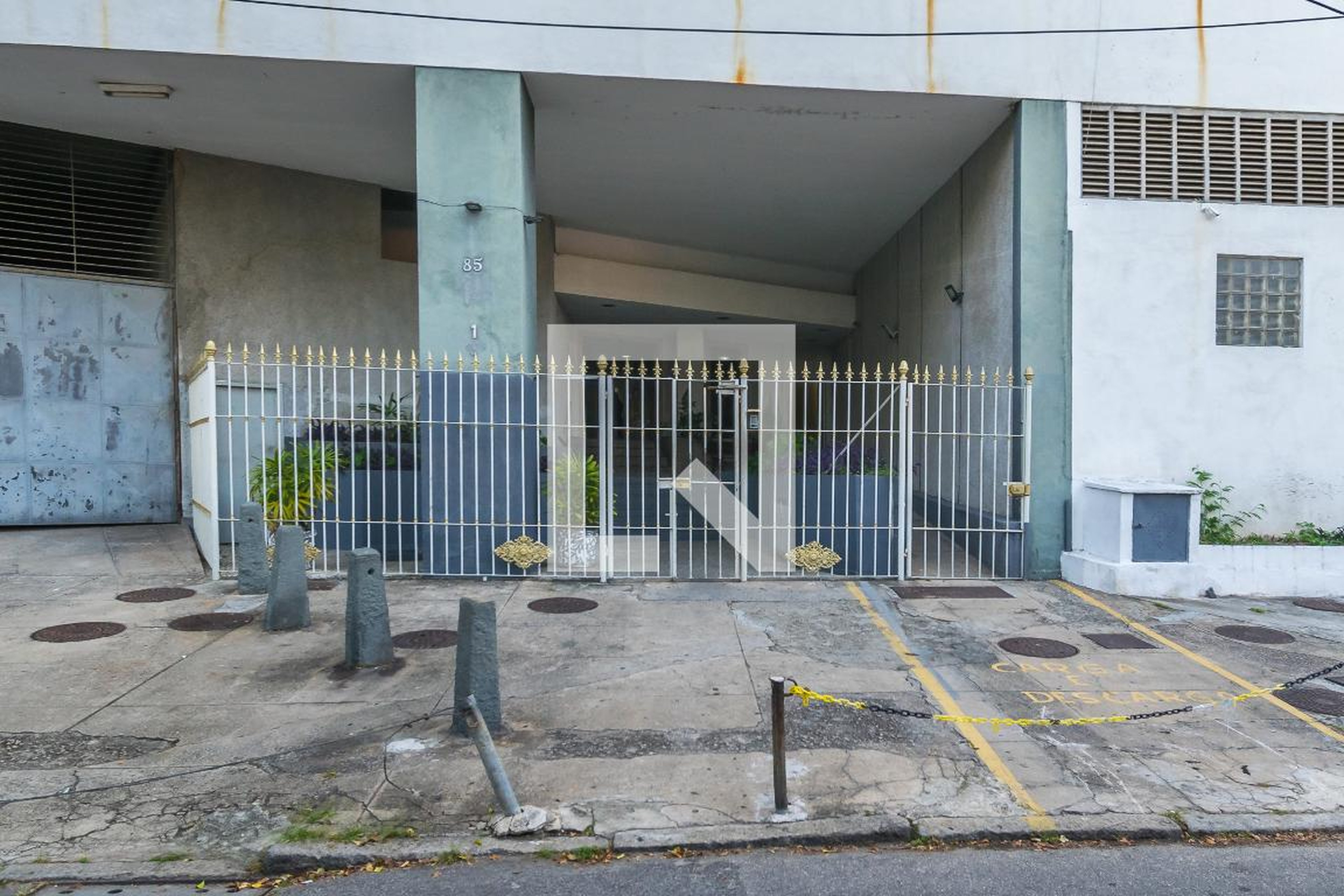 Fachada do Condomínio Condomínio ado Vila da Penha