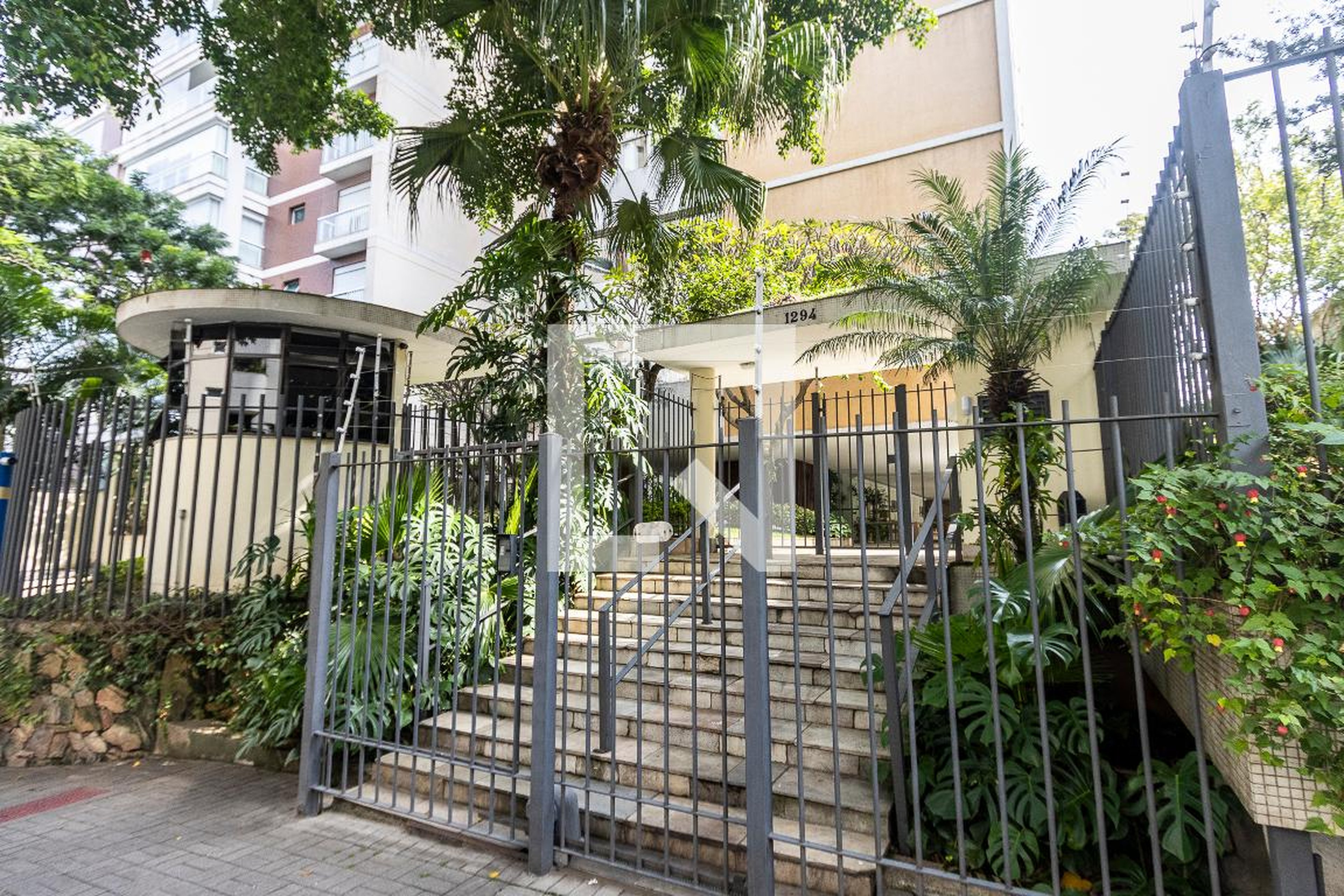 Fachada Condomínio Alberto Santiago