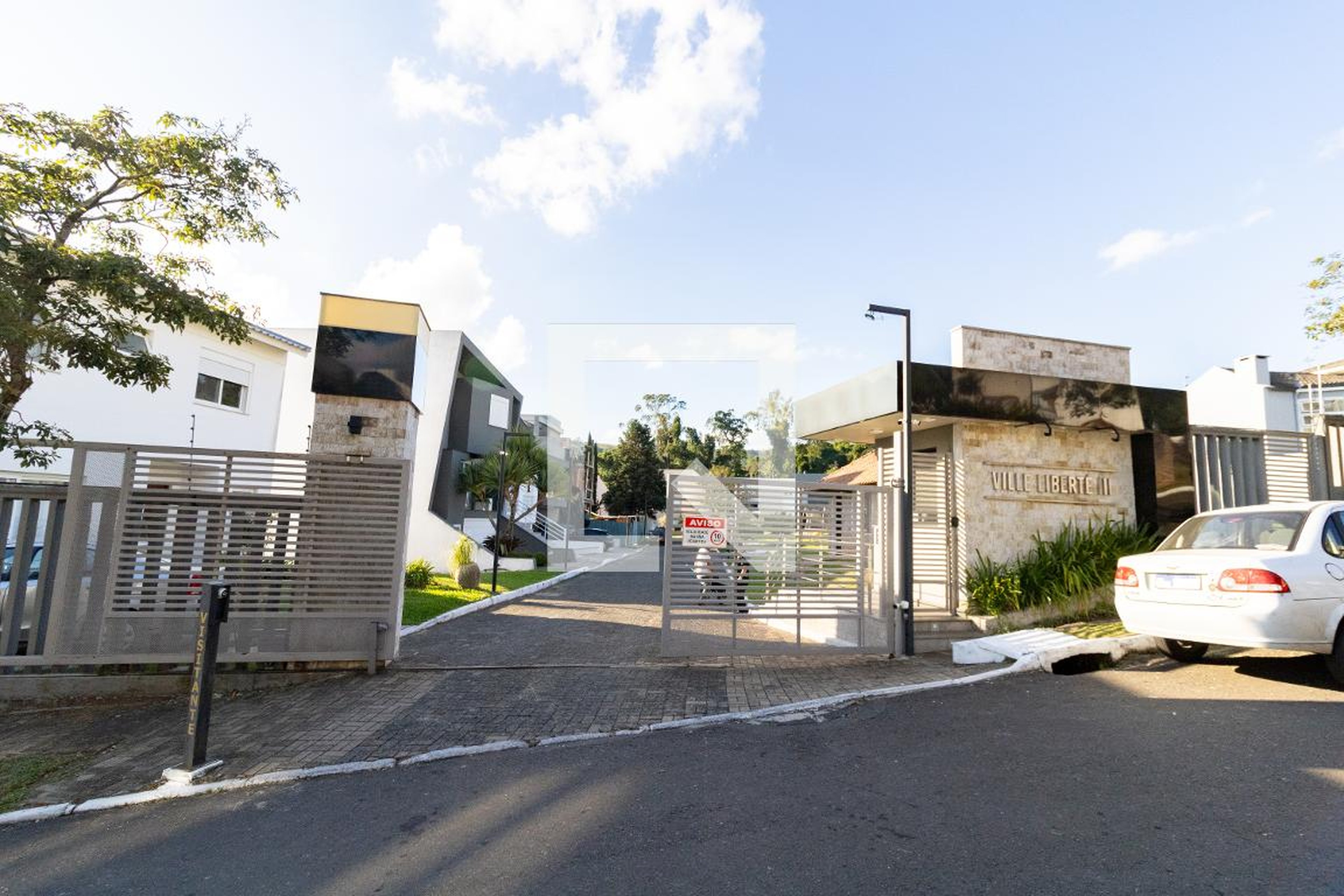 Fachada Condomínio Horizontal Ville Leberte III