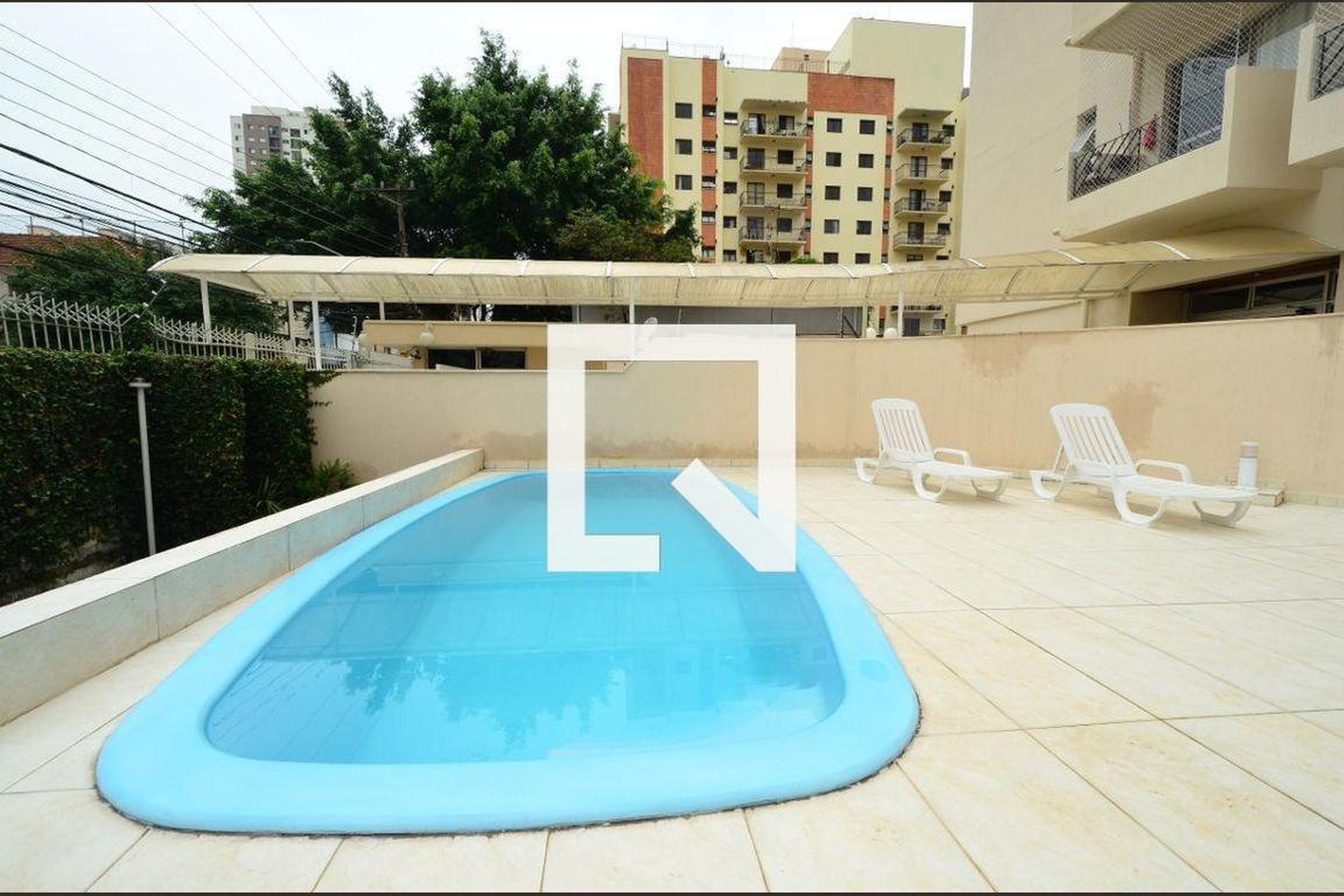 Piscina - Edifício Plaza Royale