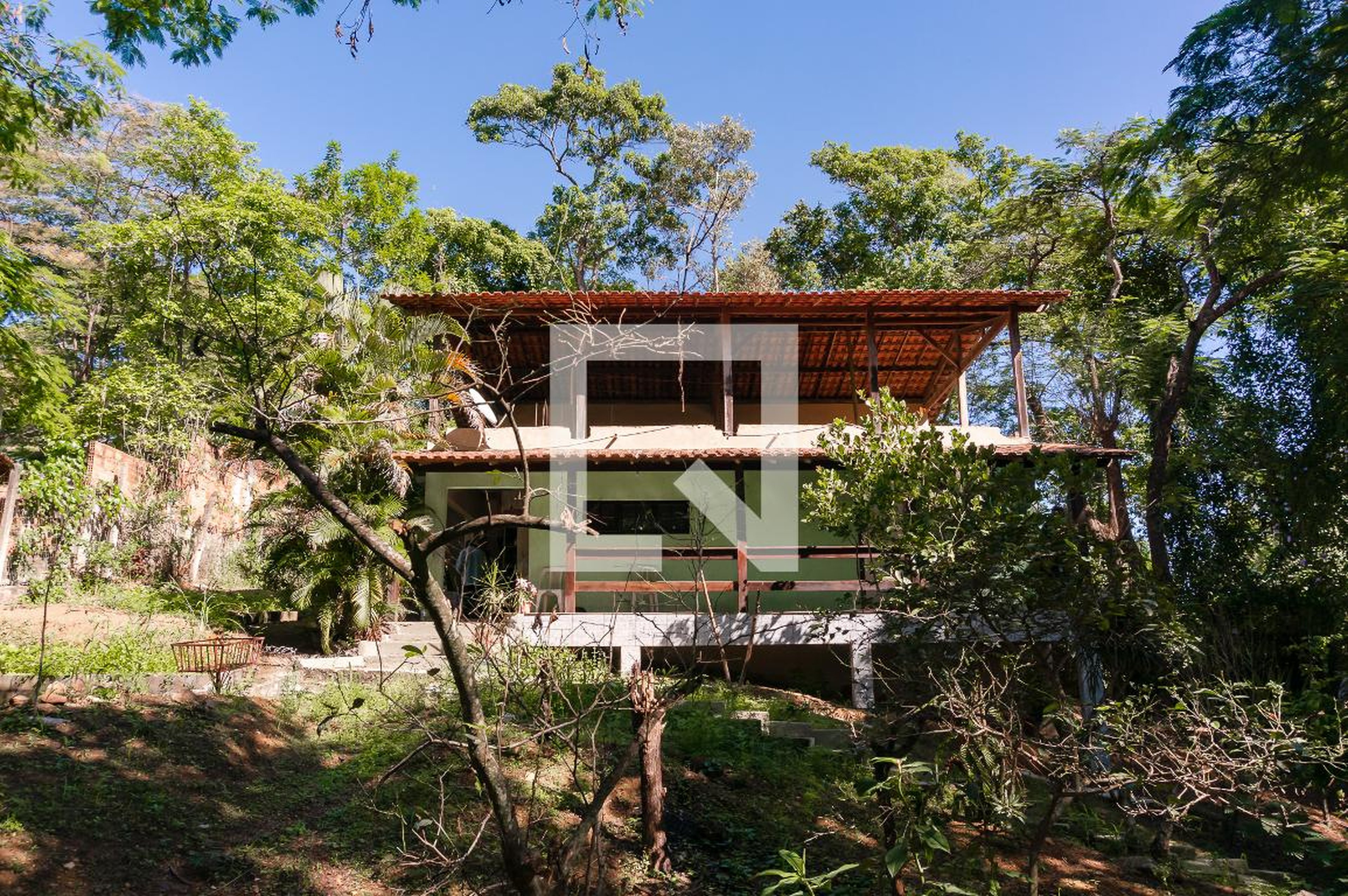 Fachada Condomínio em Rua das Colinas, 75