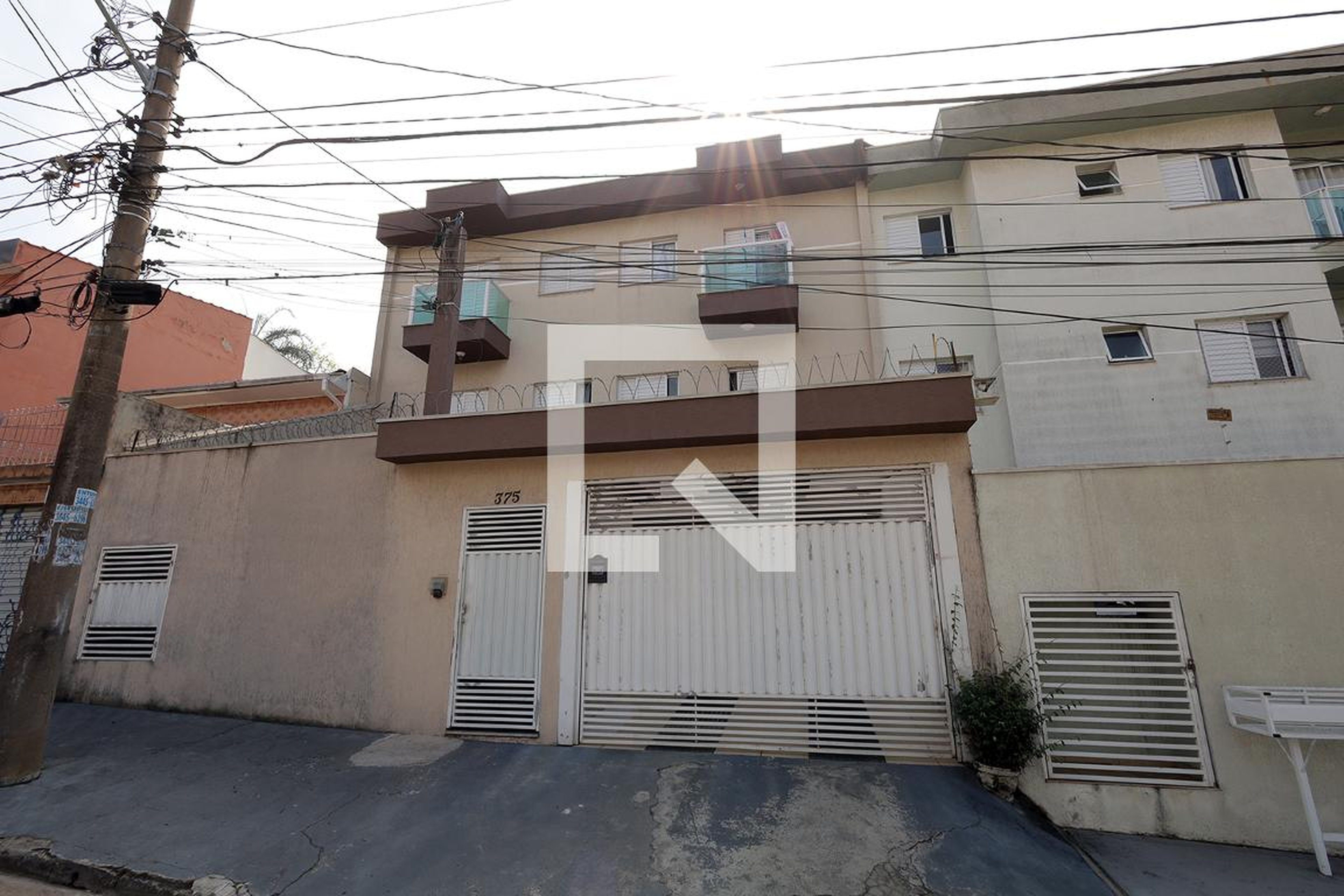 Fachada Edificio Avinhao