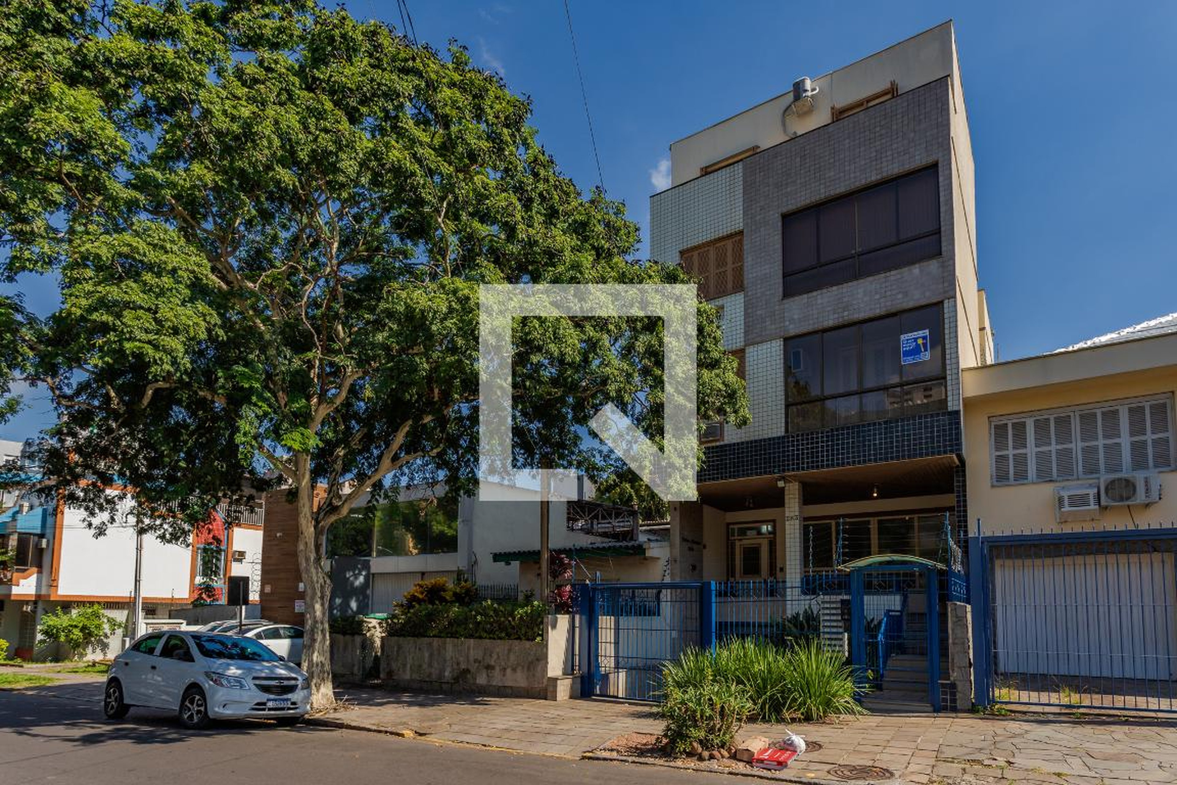 Fachada Condomínio em Rua Guilherme Alves, 283