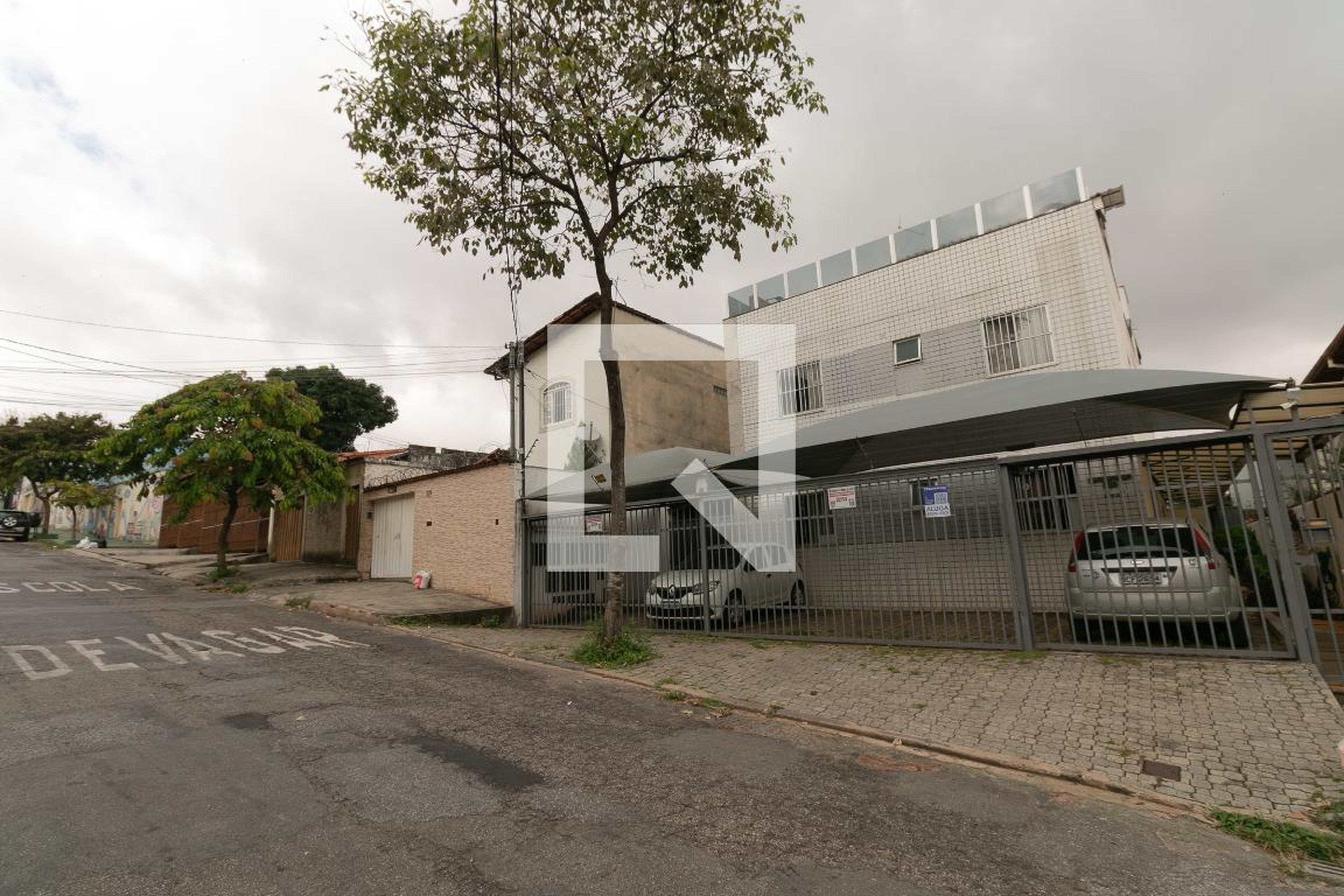 Fachada Condomínio em Rua Congonhal, 545