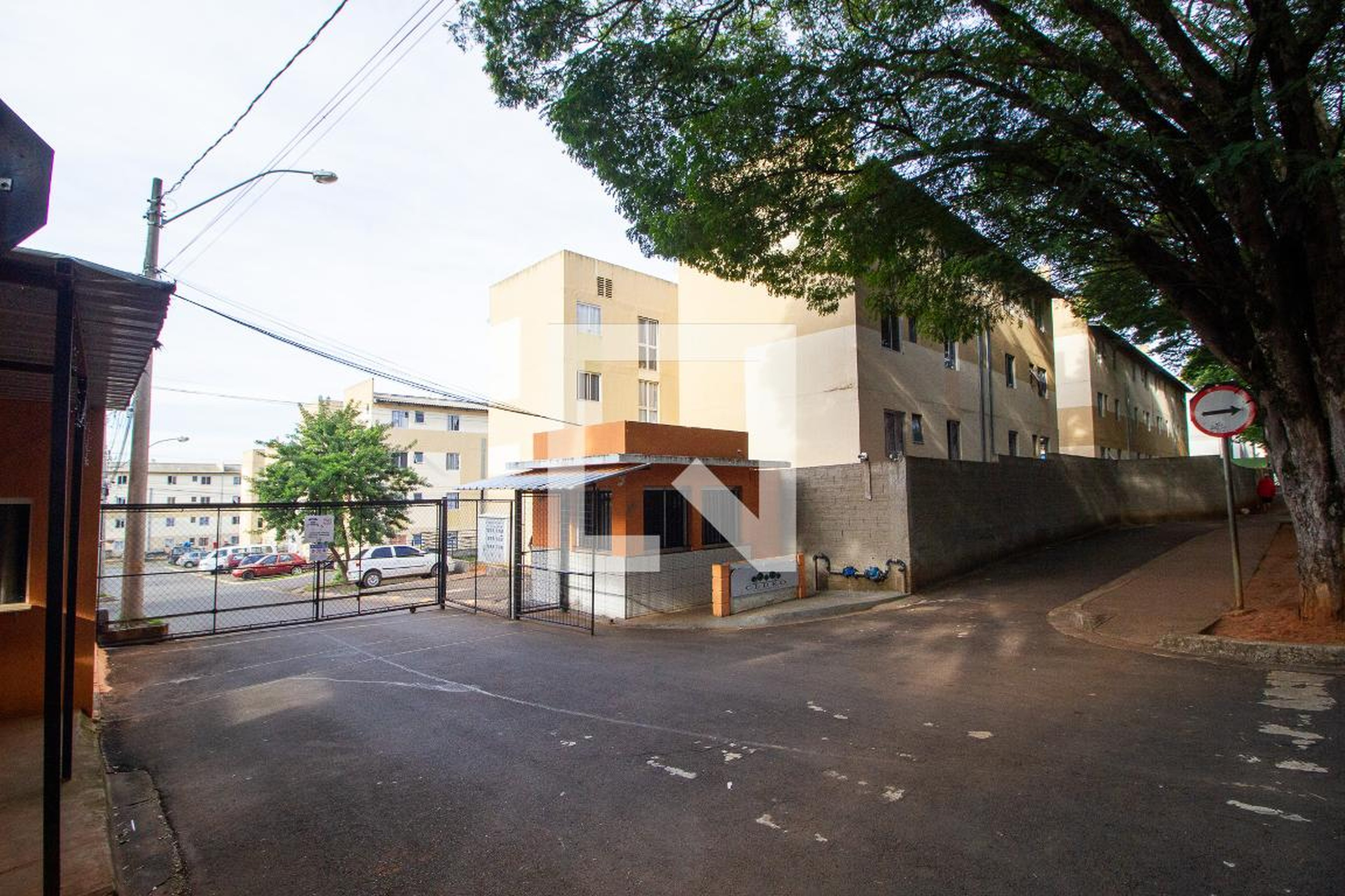 Fachada Condomínio em Rua Iolanda dos Reis, 440