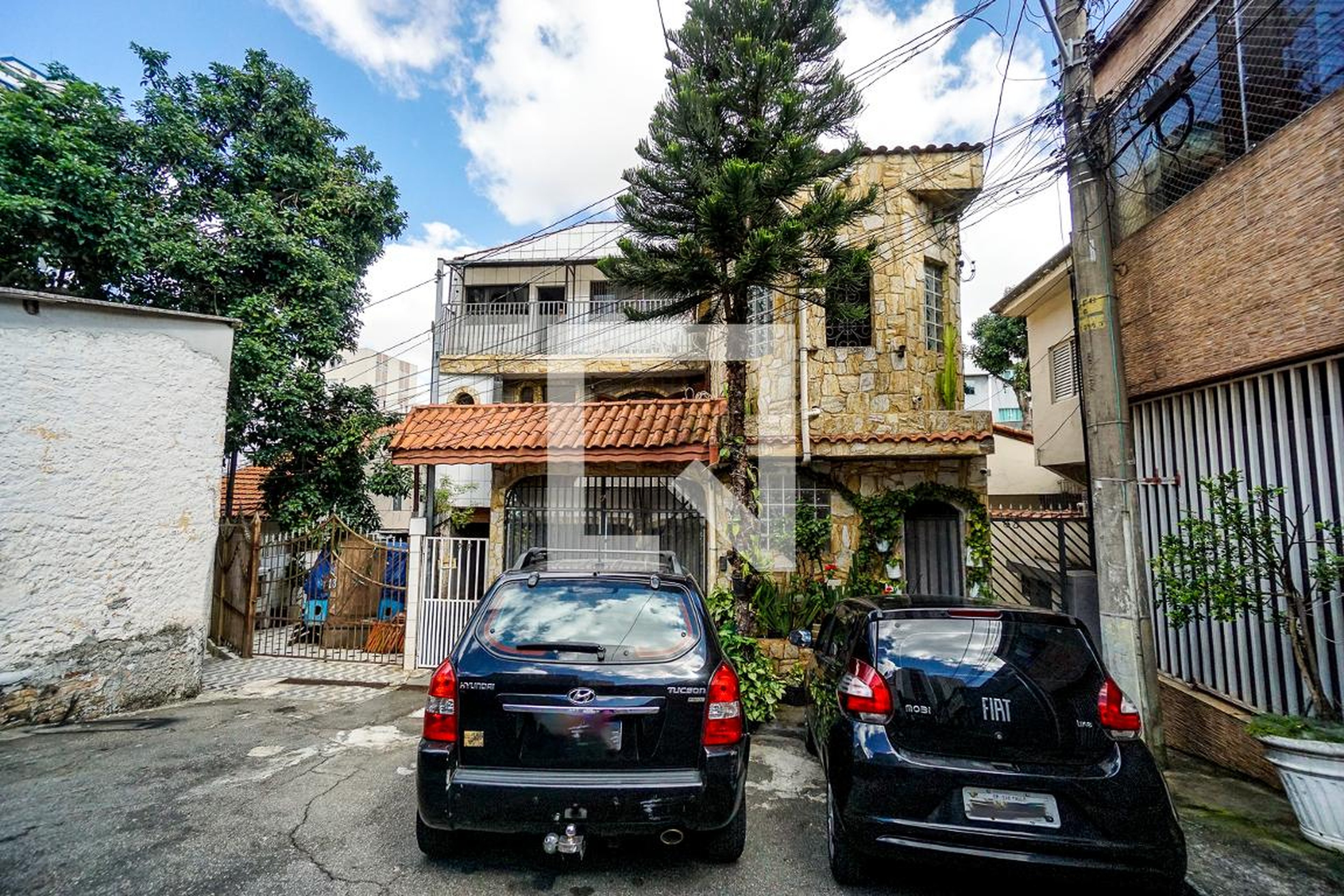 Fachada Condomínio em Rua Ângelo Montecilli, 07