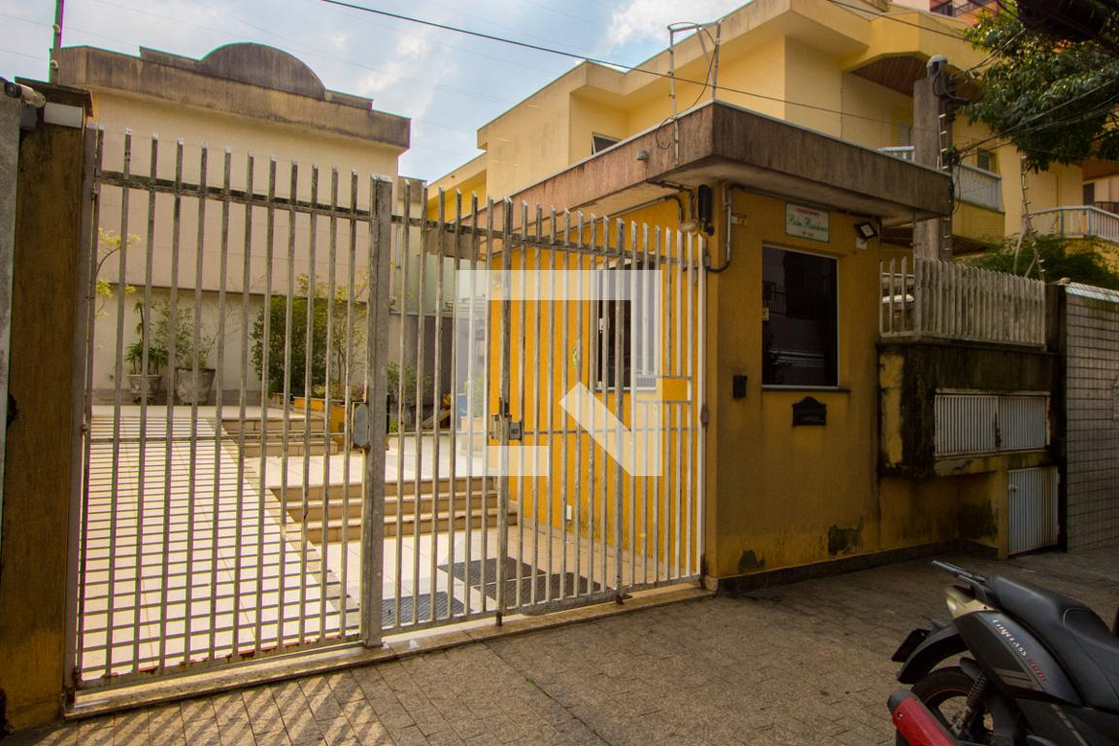 Fachada do condomínio Condomínio Palm Residence