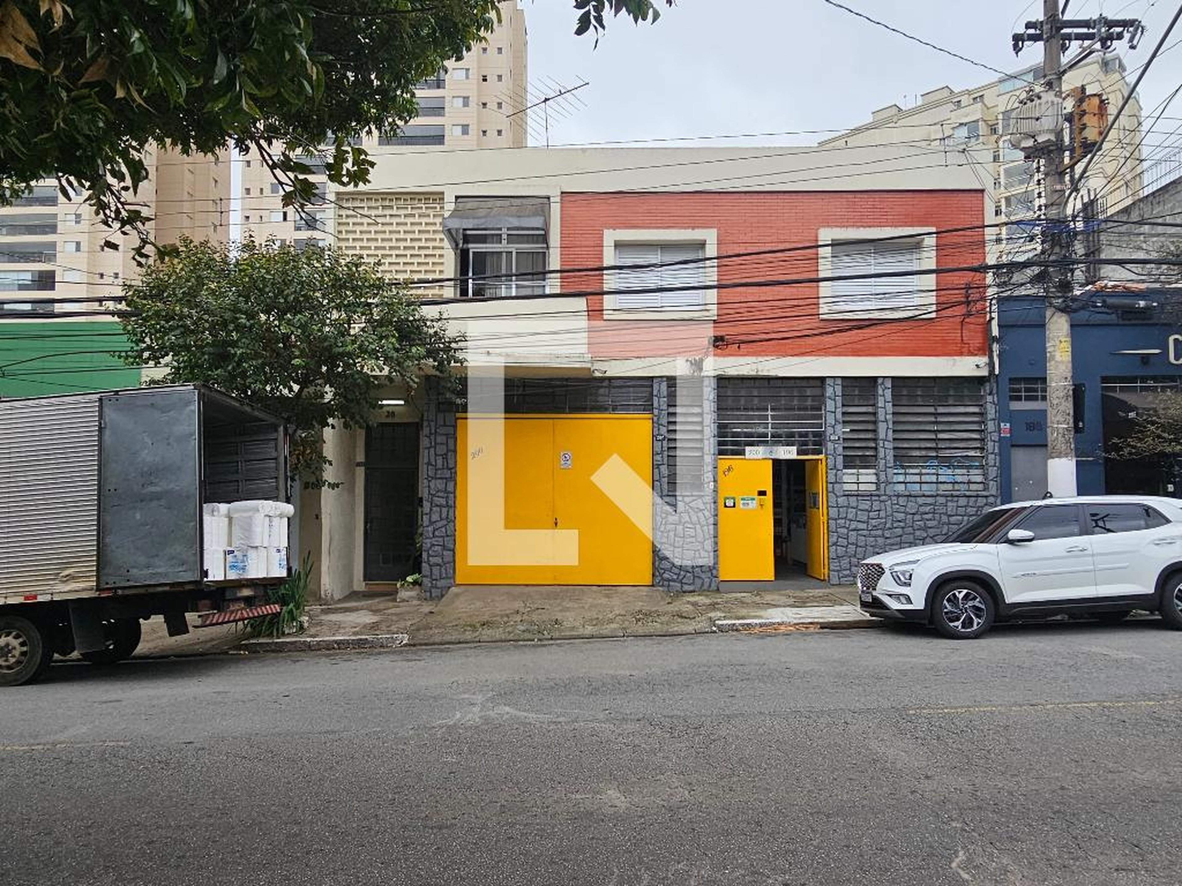 Fachada Condomínio em Rua Guaipá, 204