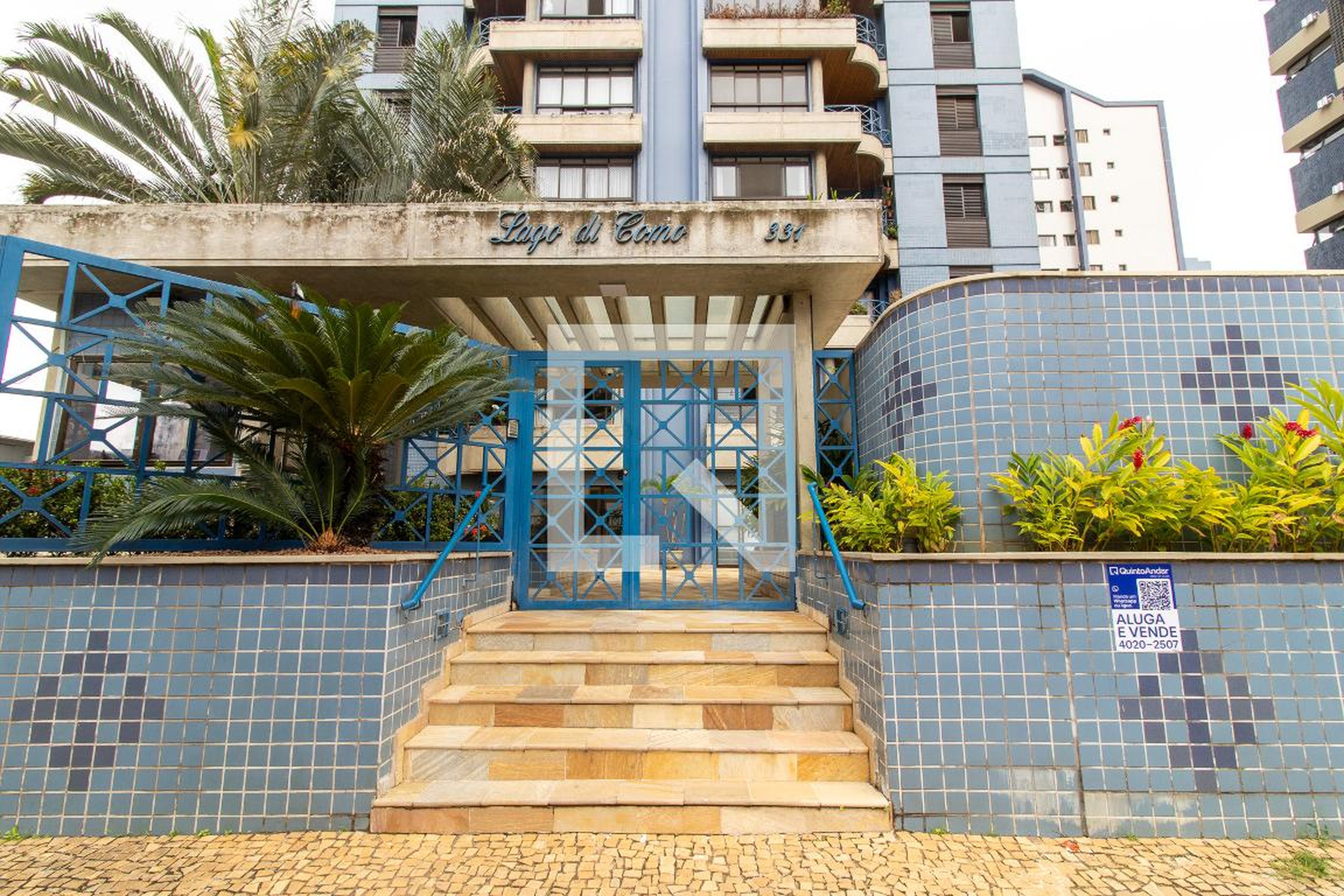 Fachada Condomínio em Rua Coelho Neto, 331