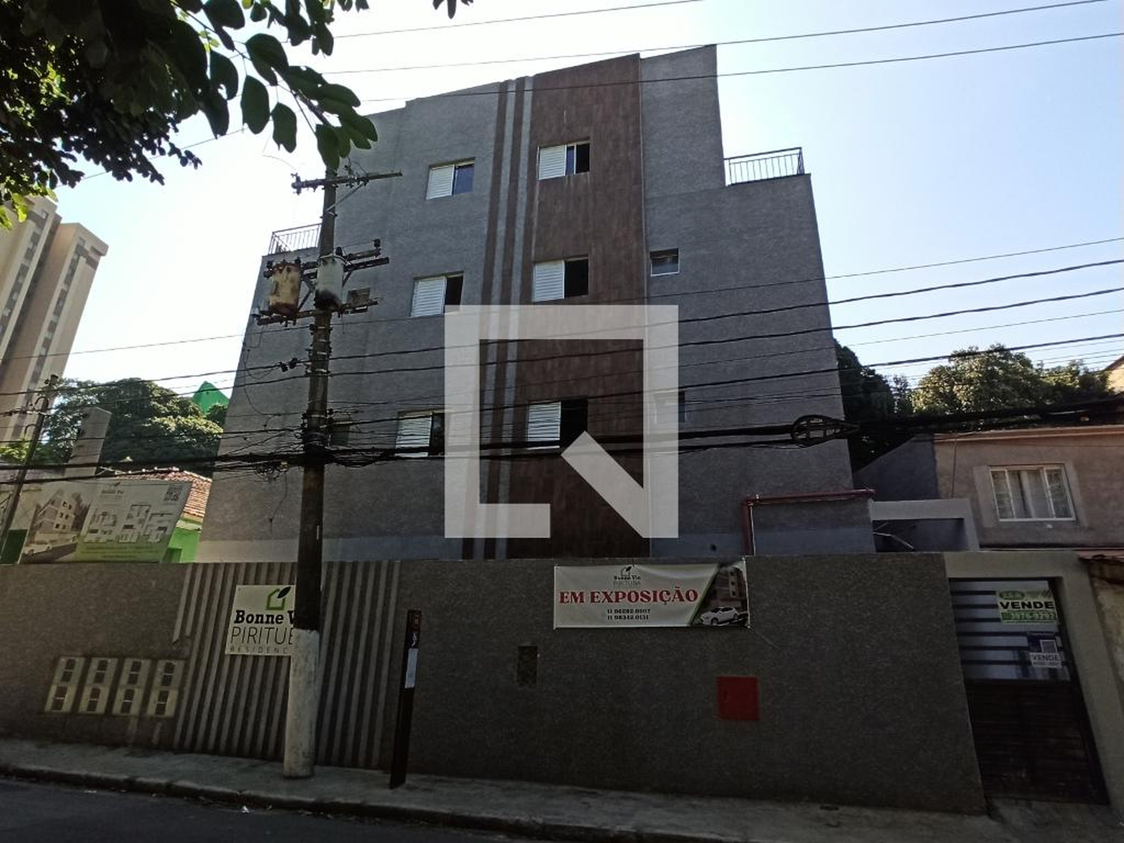 Fachada do Prédio Condomínio em Rua Padre Nogueira Lopes, 173