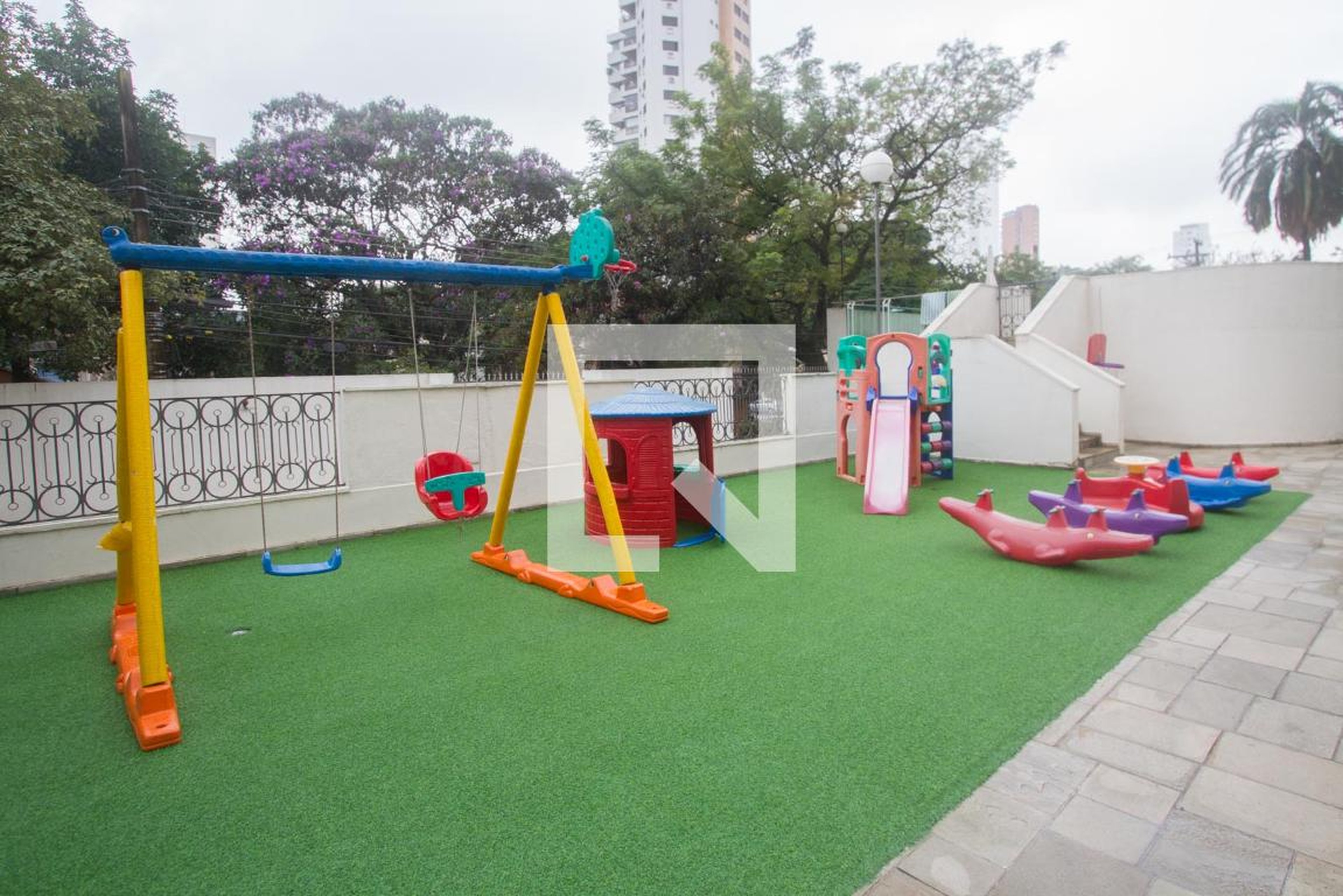 Playground - Quartier Latin