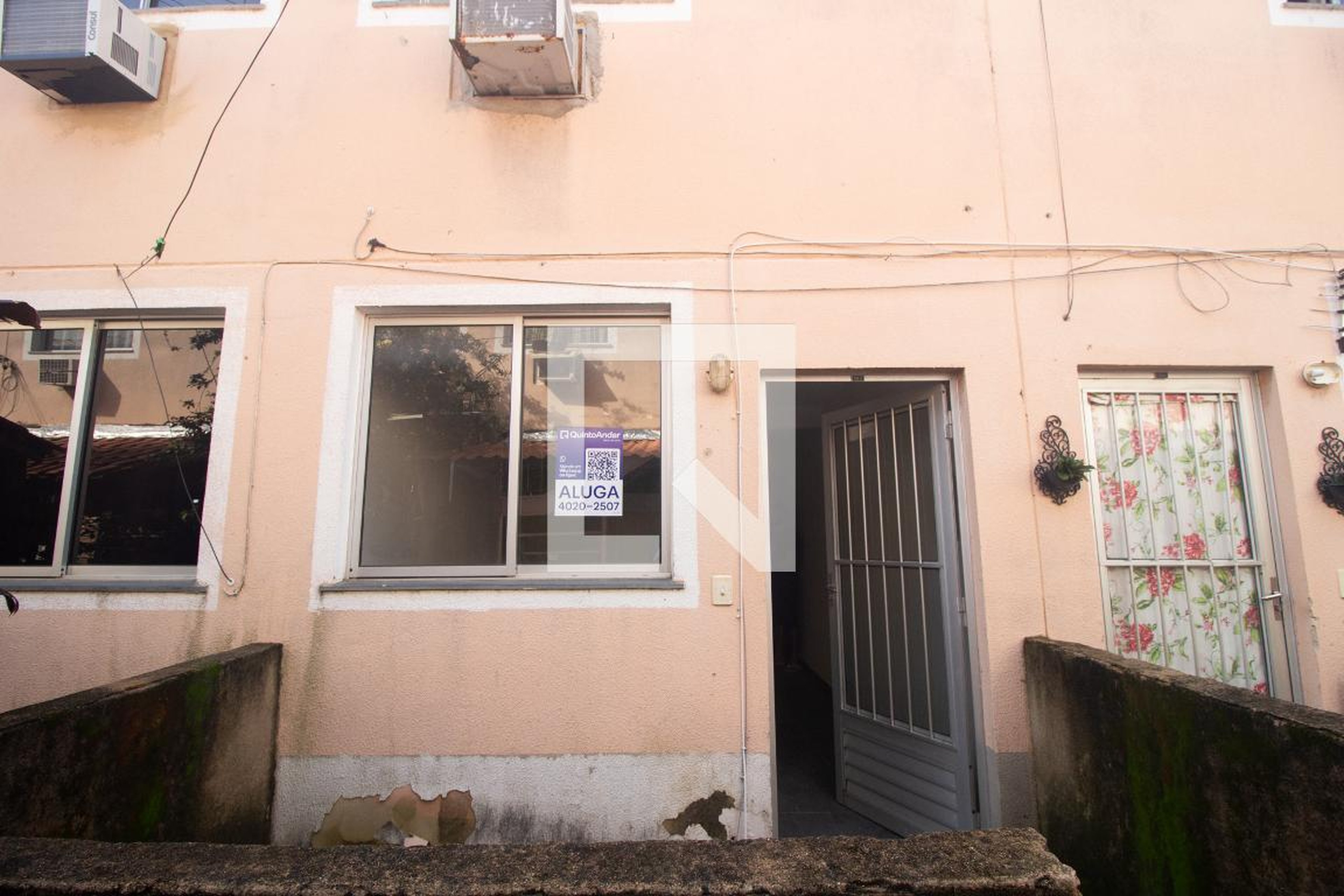 Fachada Condomínio em Estrada dos Caboclos, 1285