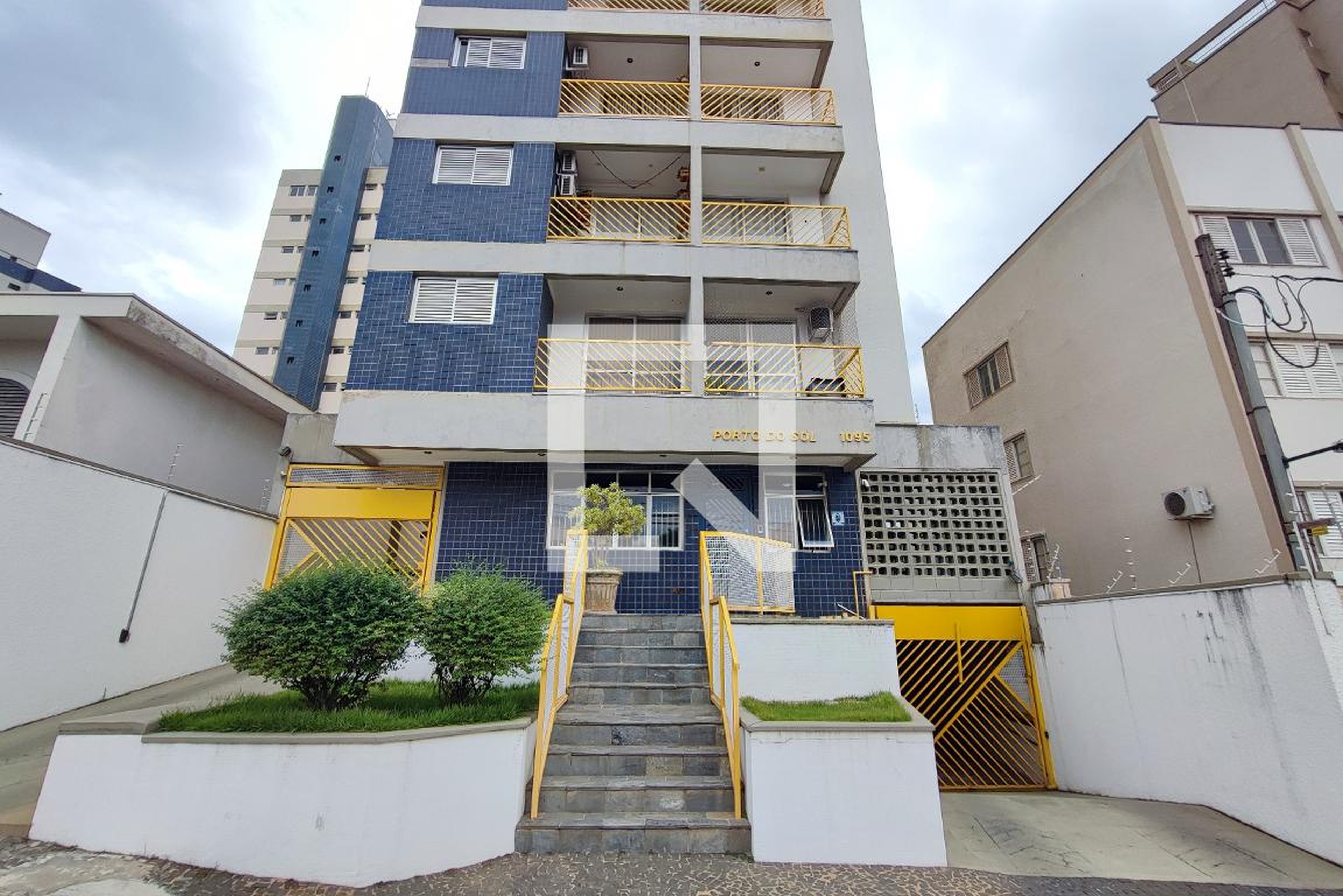 Fachada do Condomínio Condomínio Porto do Sol