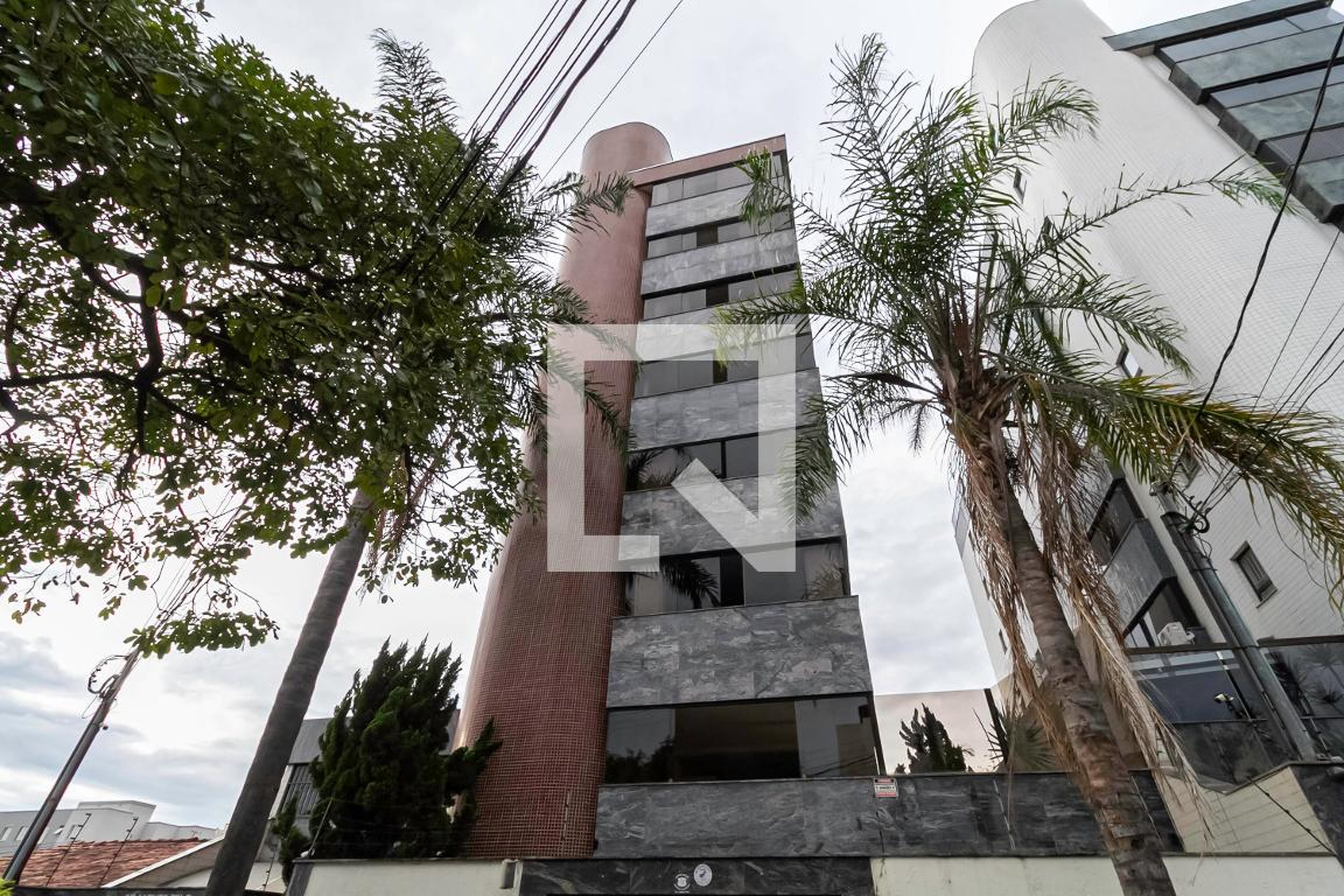 Fachada Condomínio em Rua Antônio Paulino de Castro, 260