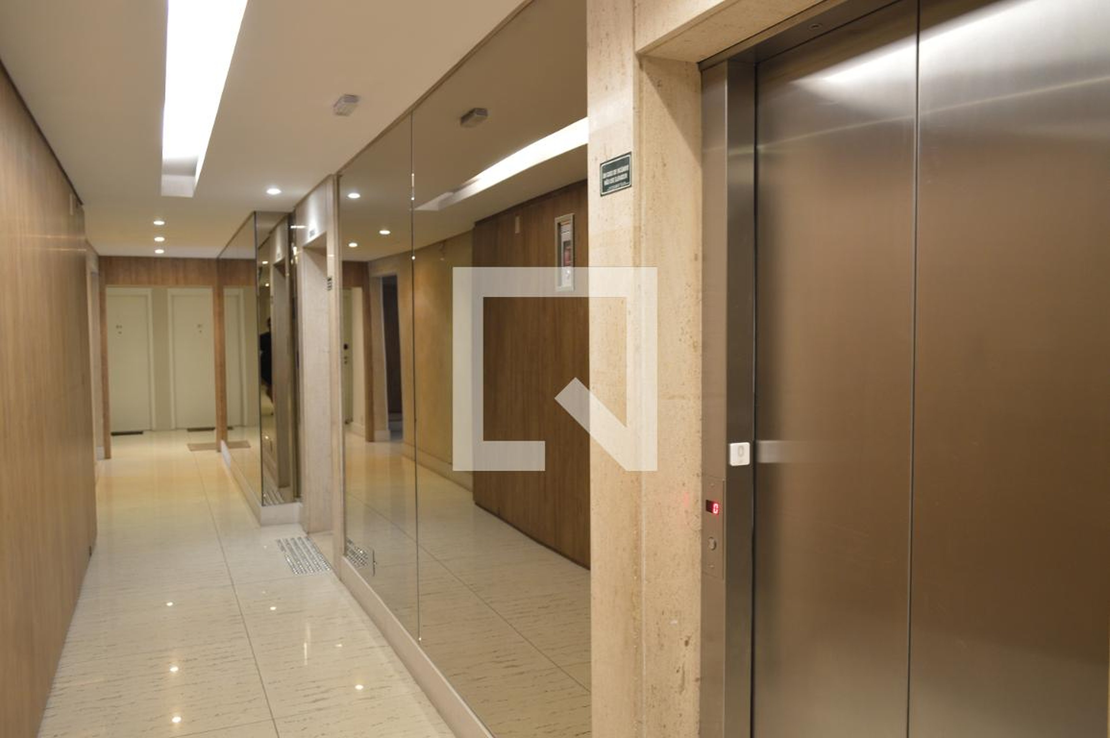 Elevador - Cypriani 955