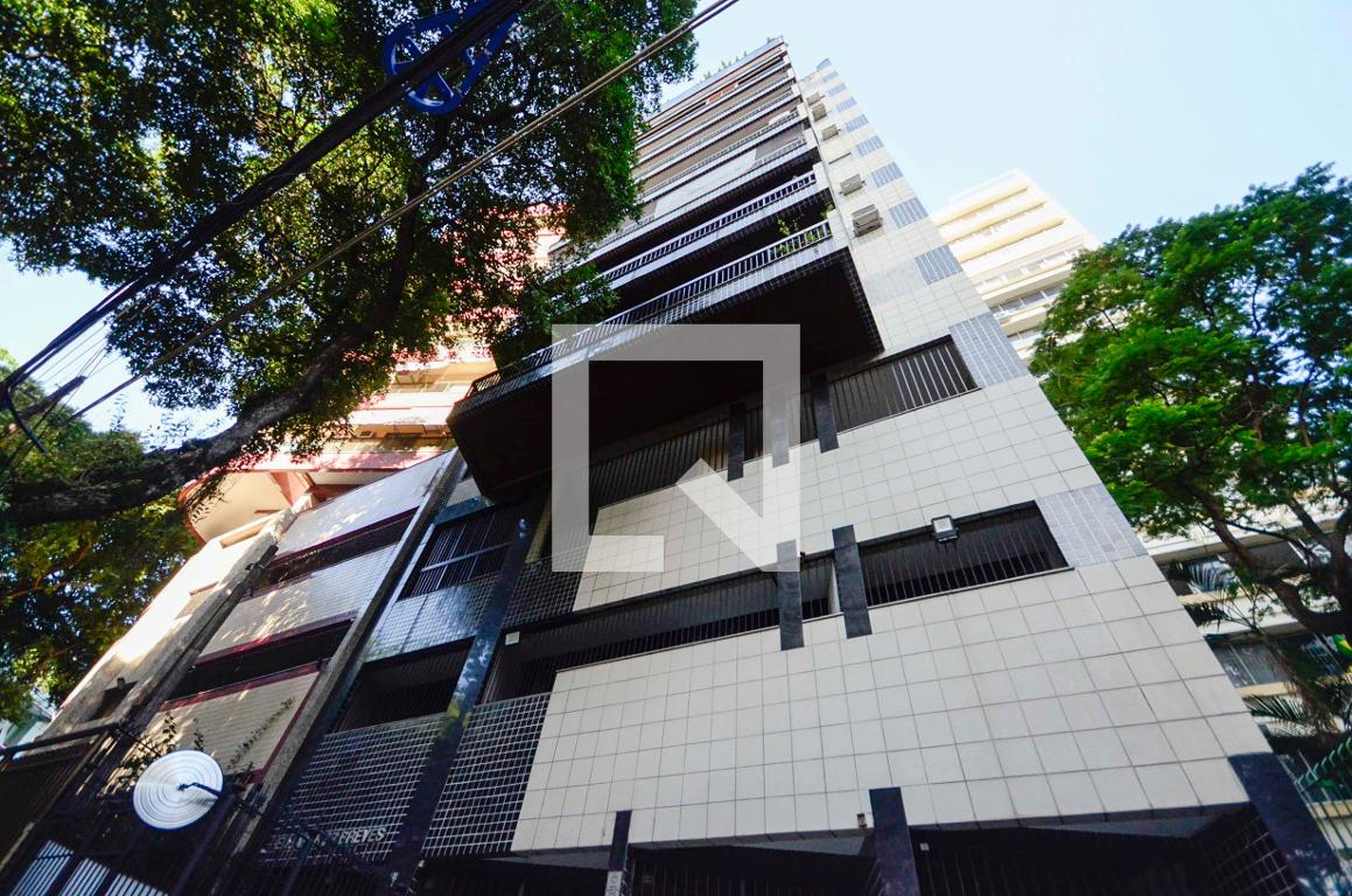 Fachada Condomínio em Rua Martins Pena, 70