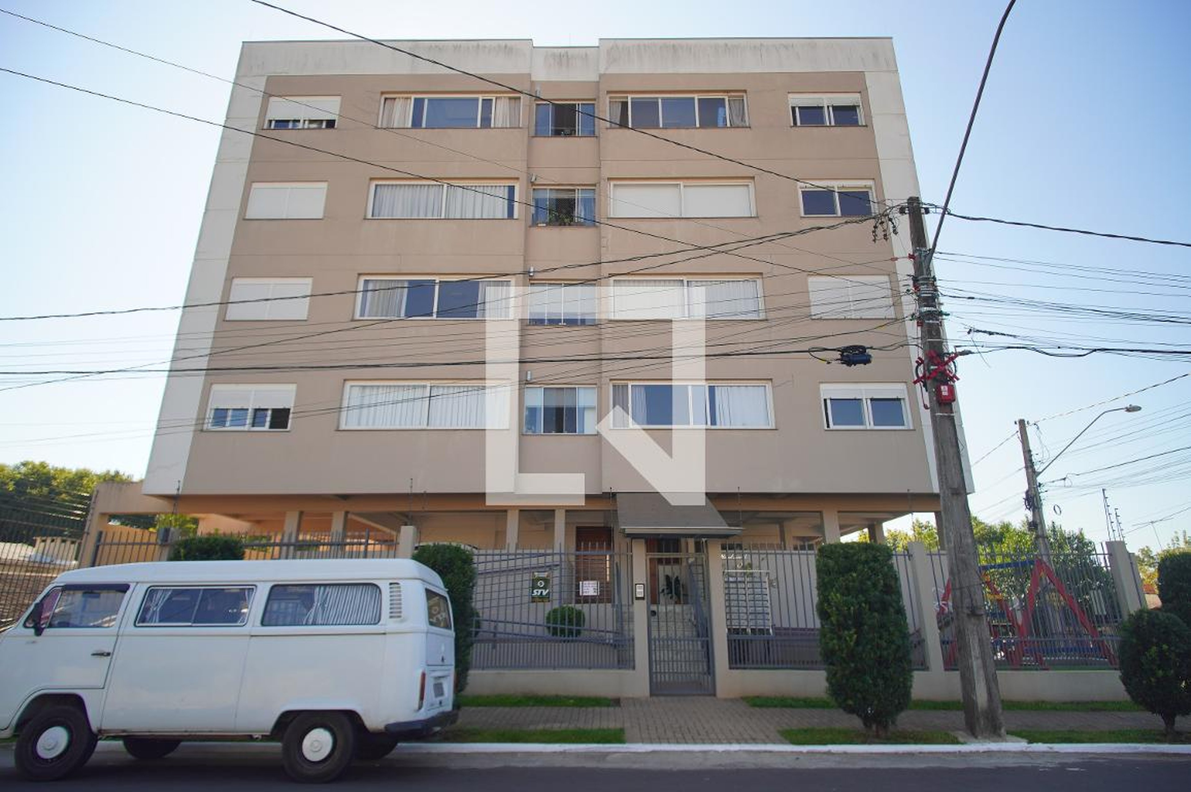 Fachada Condomínio em Rua Igrejinha, 235