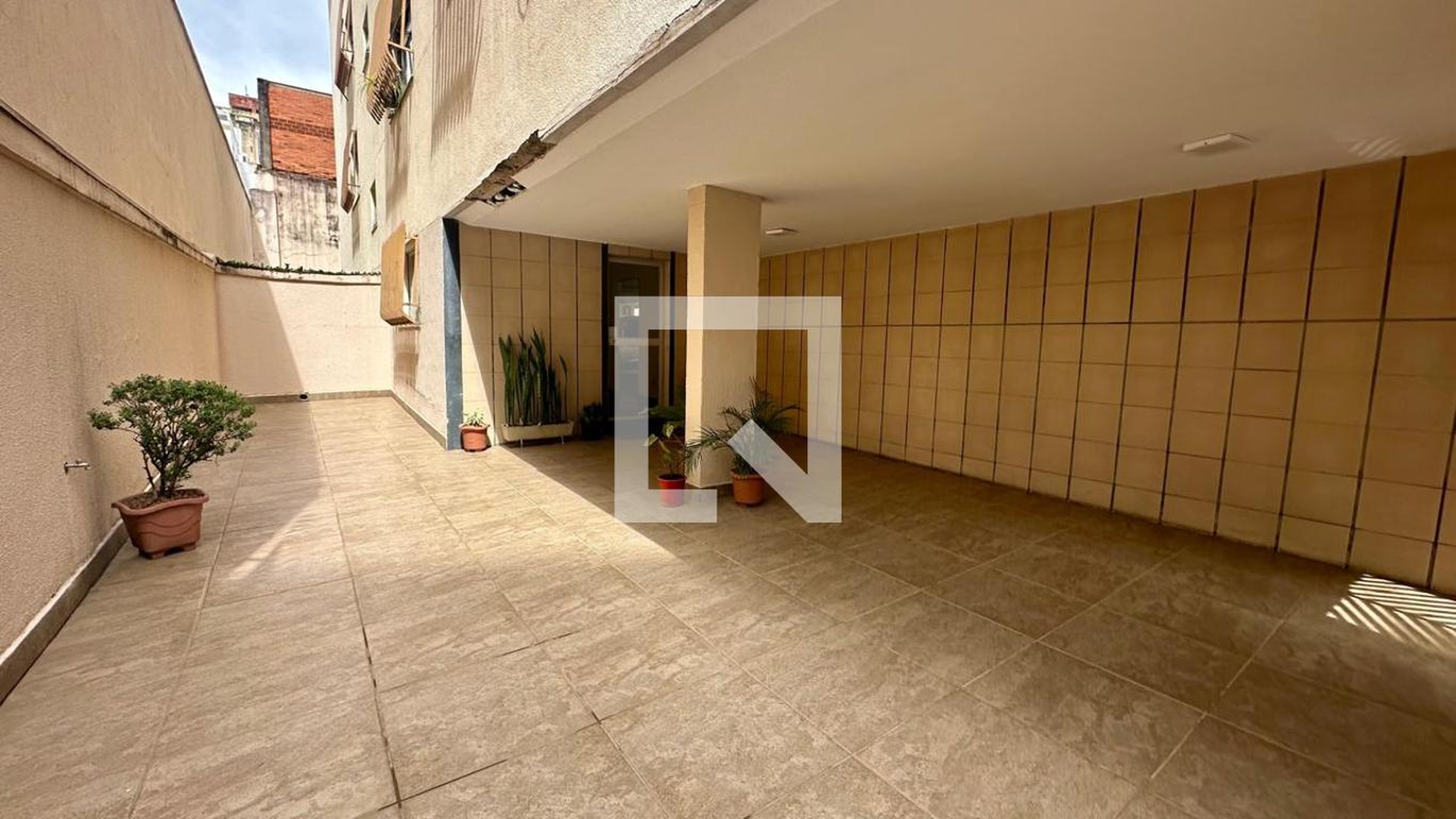 Entrada do prédio - null