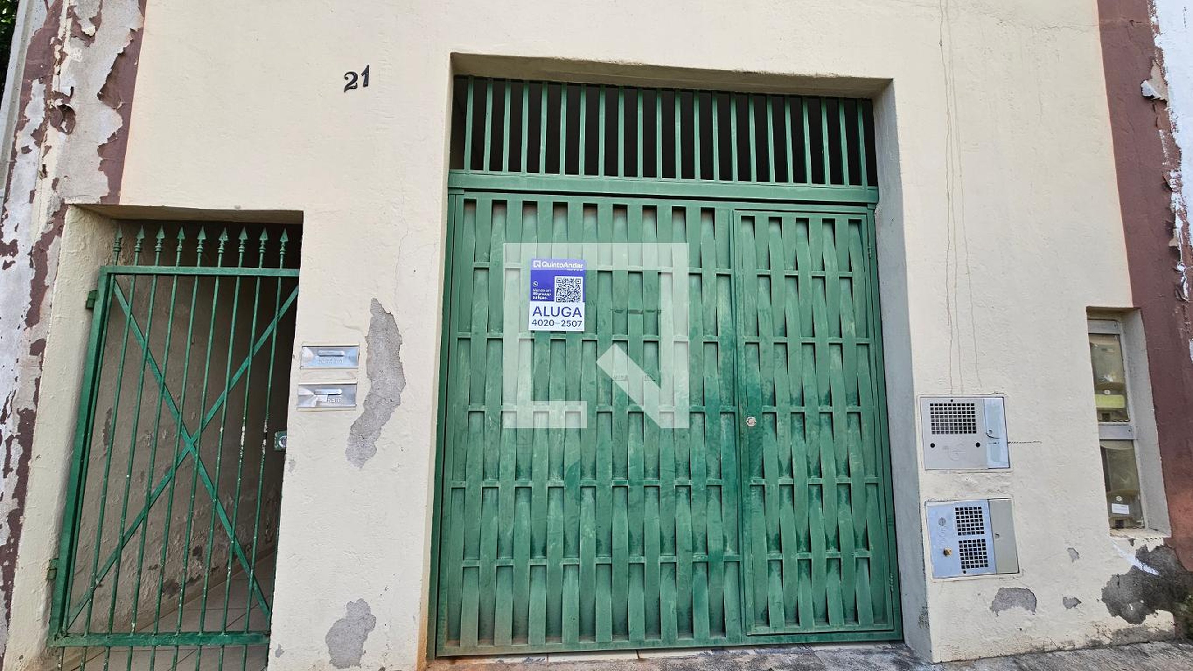 Fachada Condomínio em Rua Izidio Bittencourt, 17