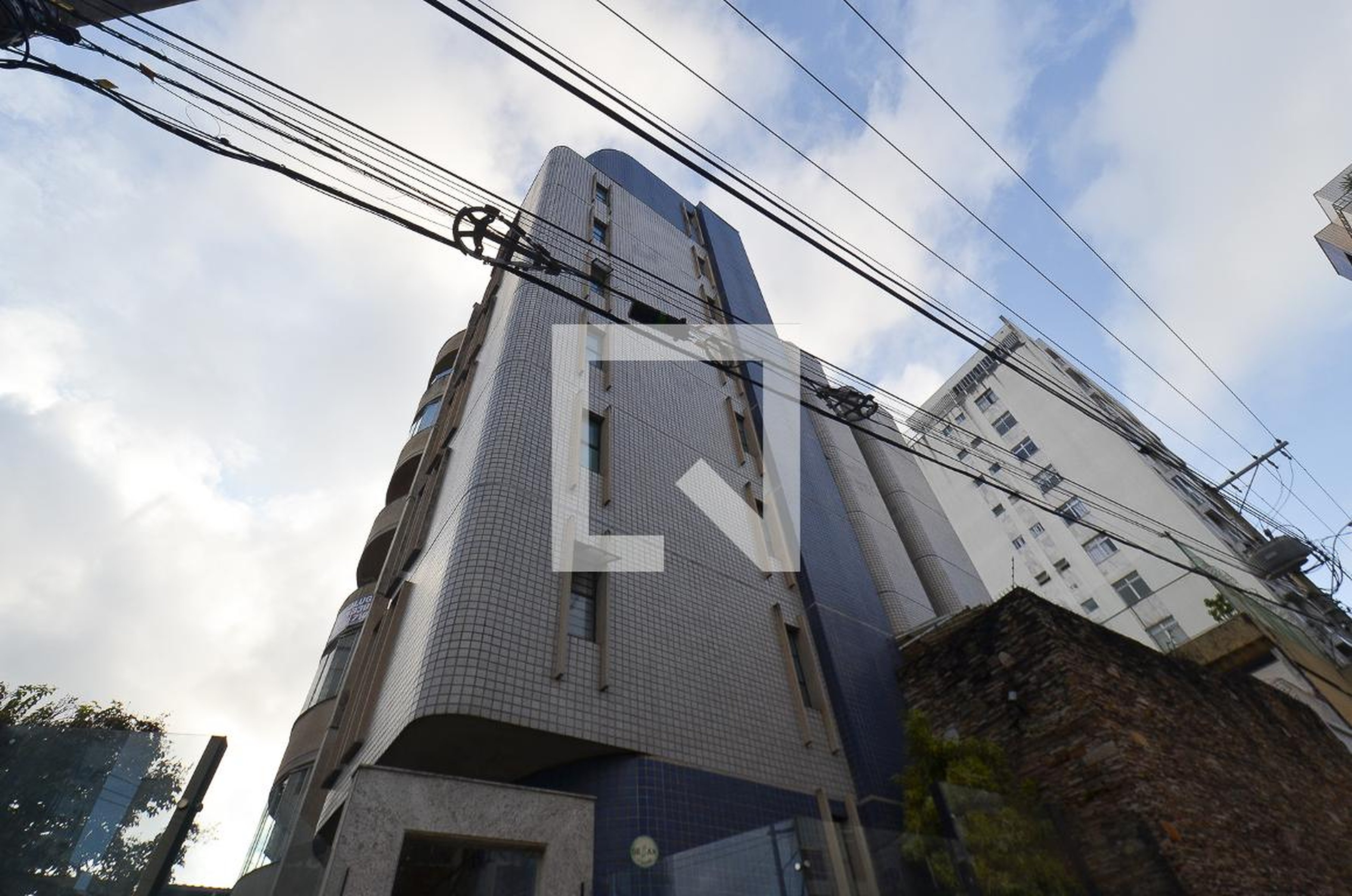 Fachada Condomínio em Rua Professor Aníbal de Matos, 255