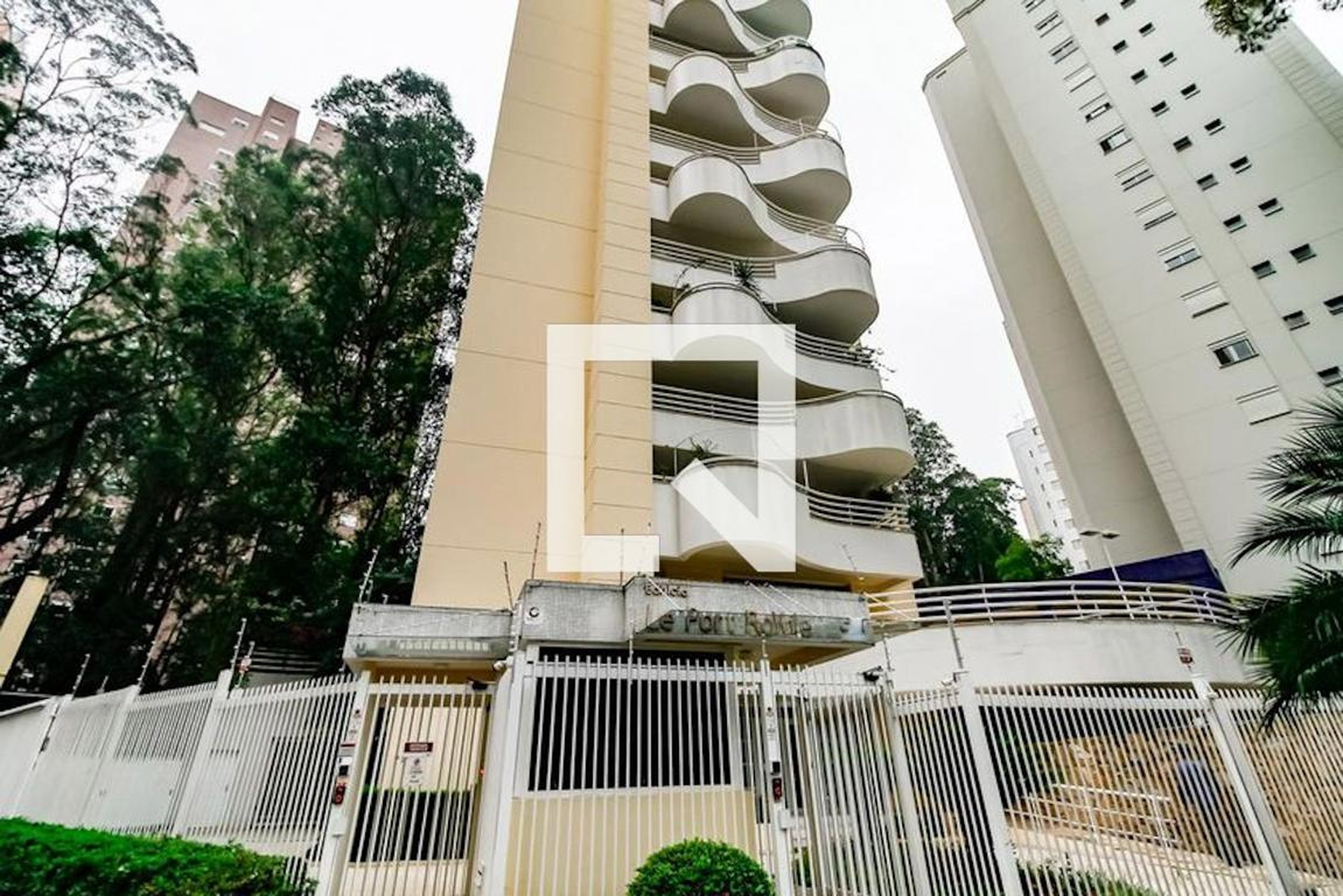 Fachada Condomínio Le Port Royale