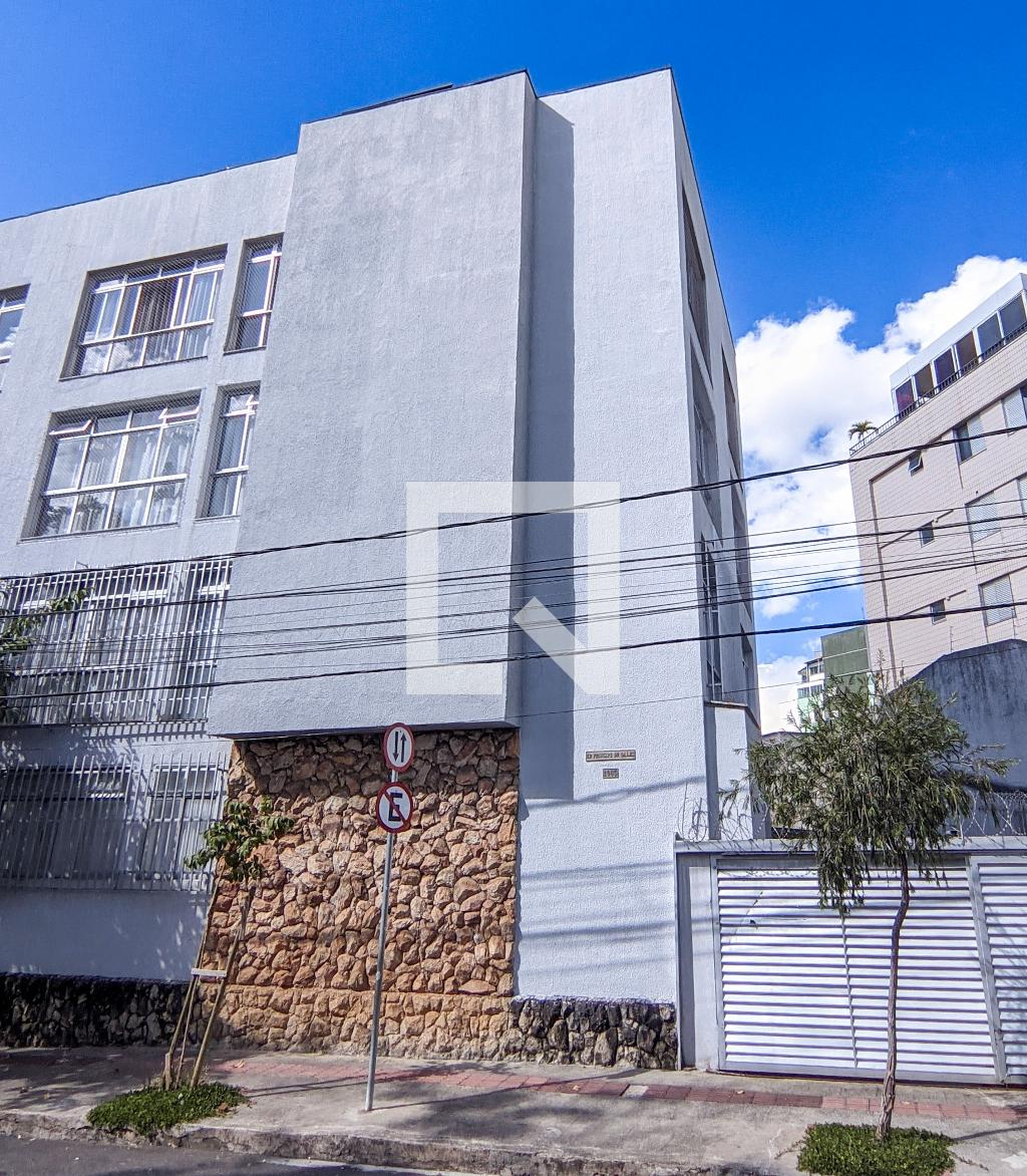 Fachada Condomínio em Rua Lavras, 1085