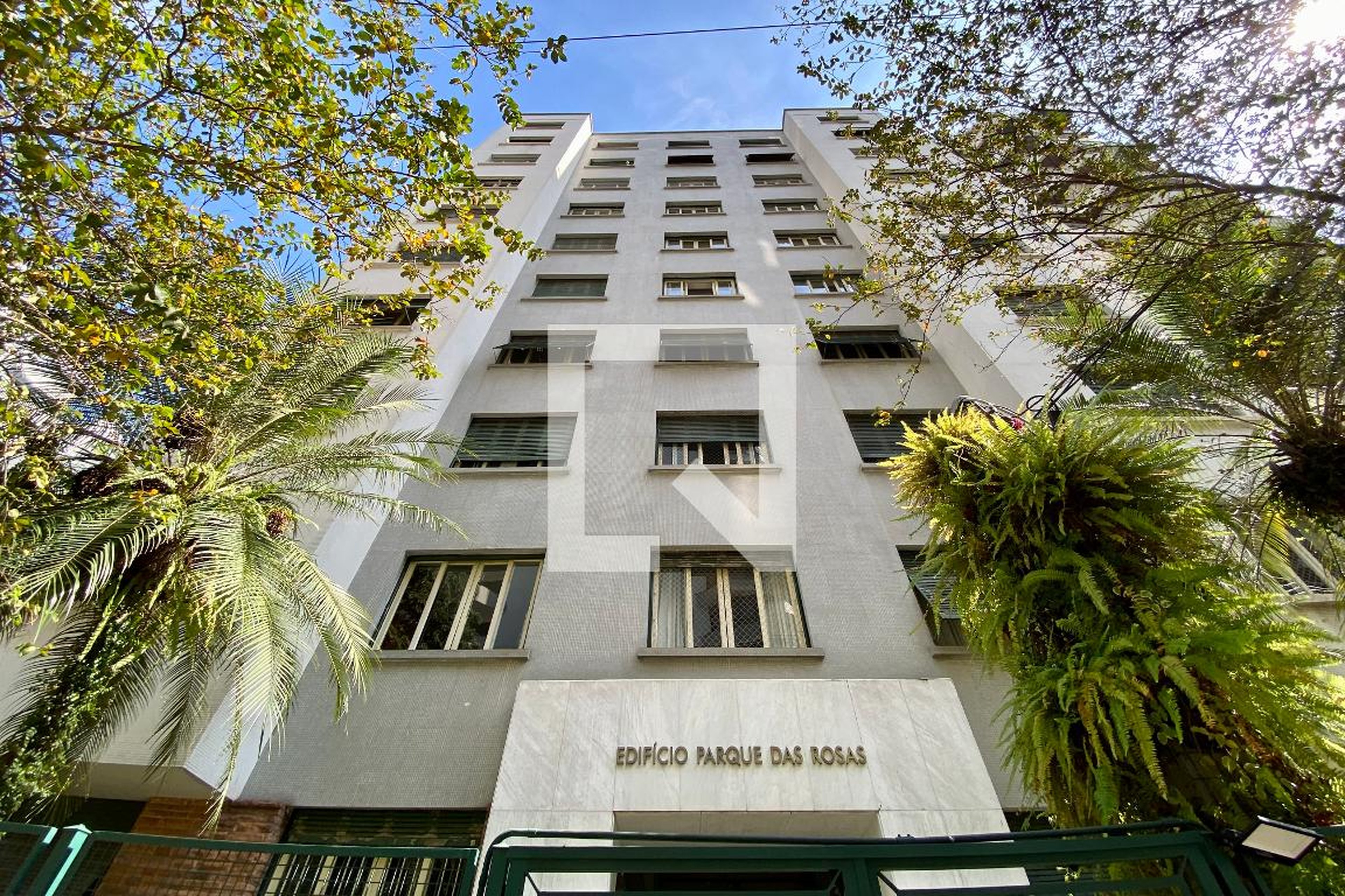 Fachada Condomínio em Rua Carlos Steinen, 403