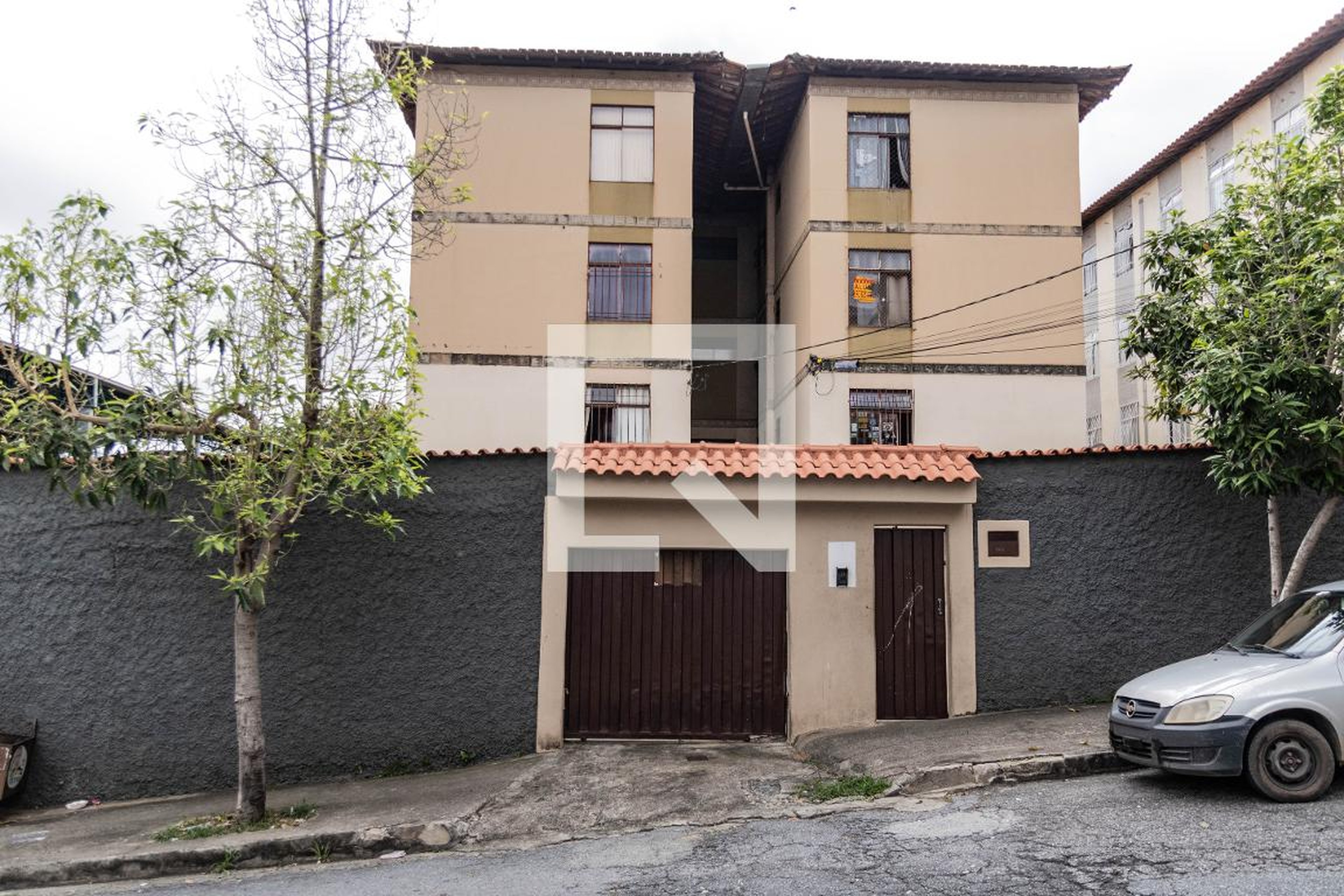 Fachada do Prédio Condomínio em Rua Padre Tiago de Almeida, 336