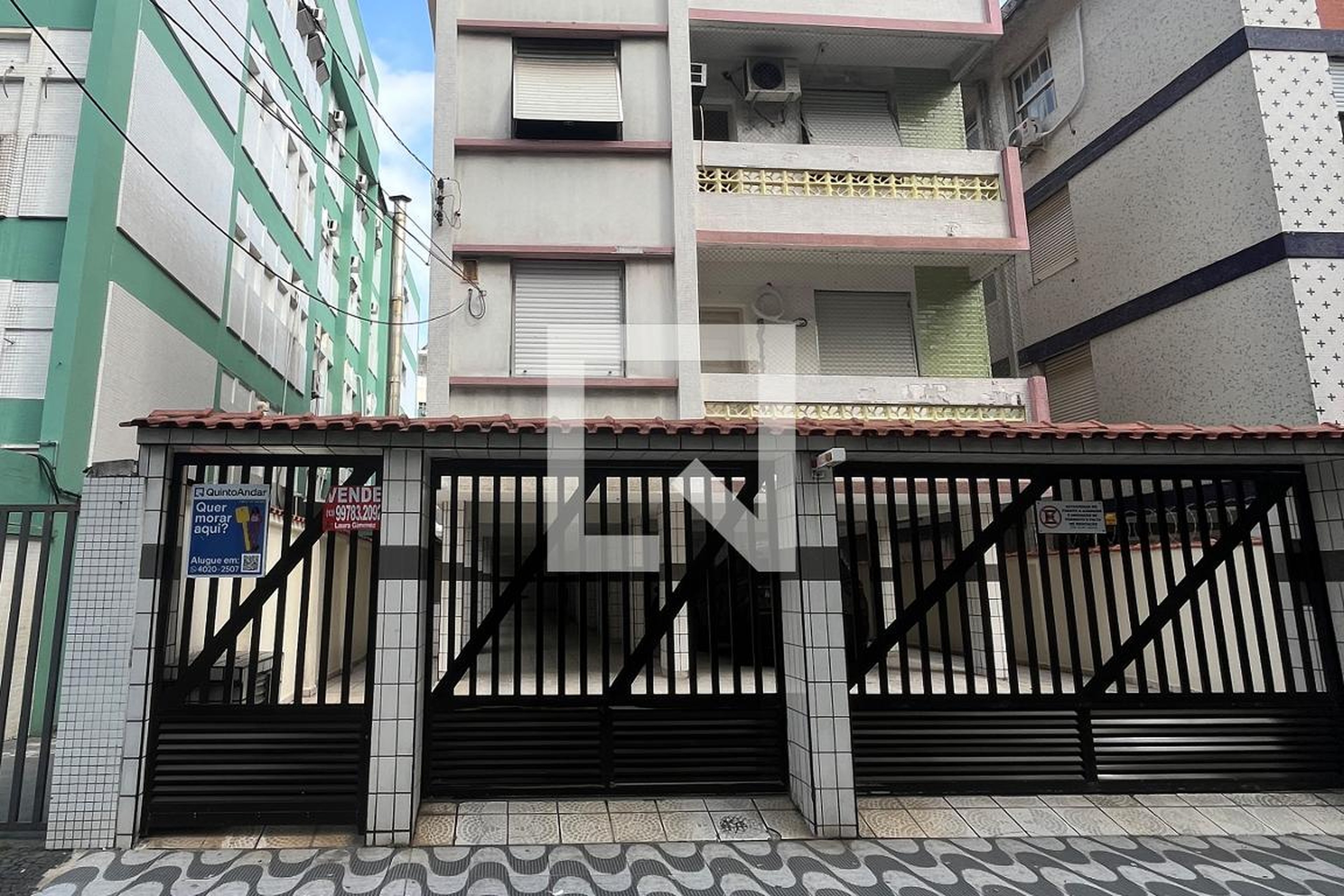 Fachada do prédio Condomínio em Rua Monsenhor Paula Rodrigues, 95