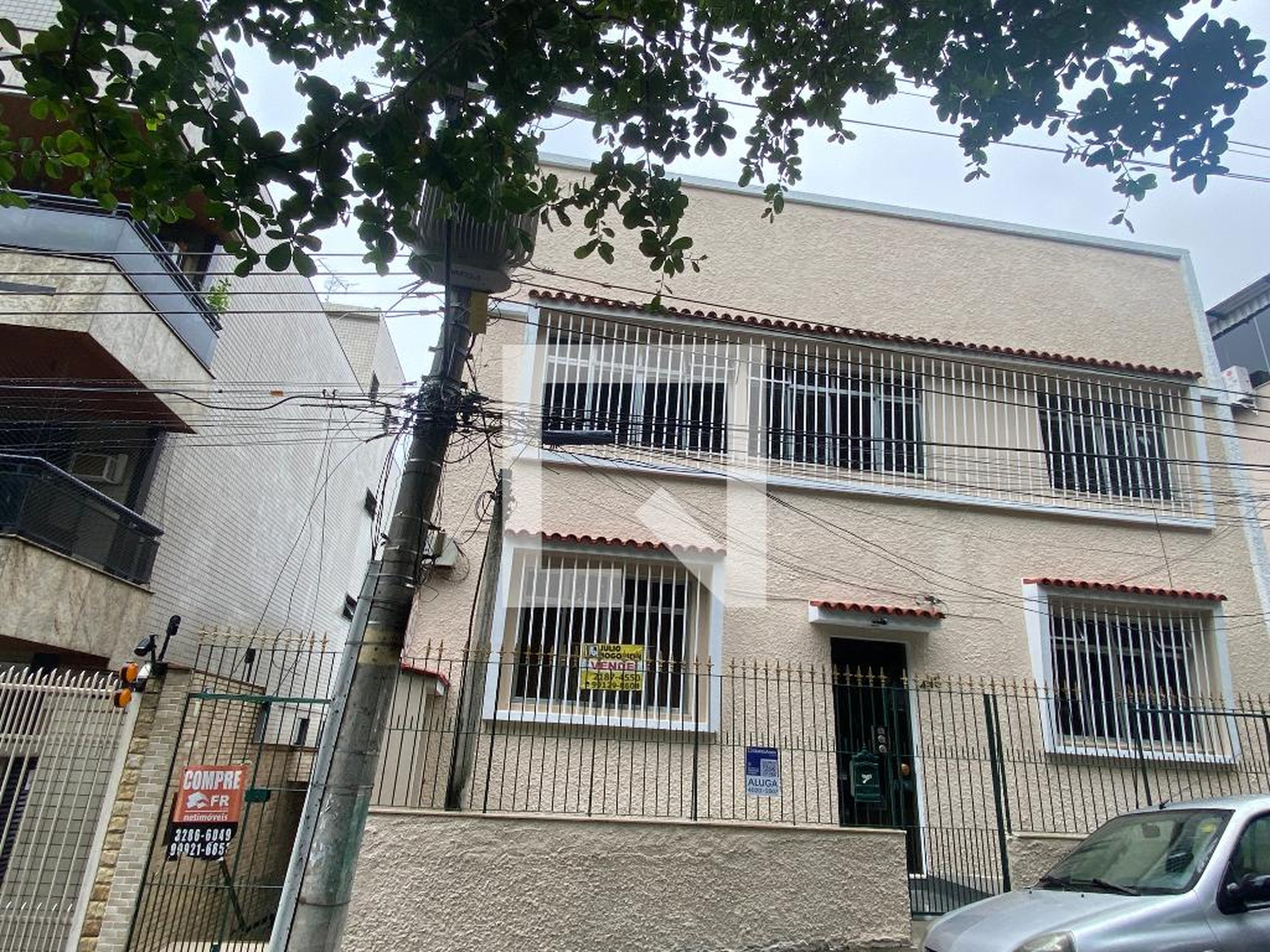 Fachada Condomínio em Rua Breno Guimarães, 445