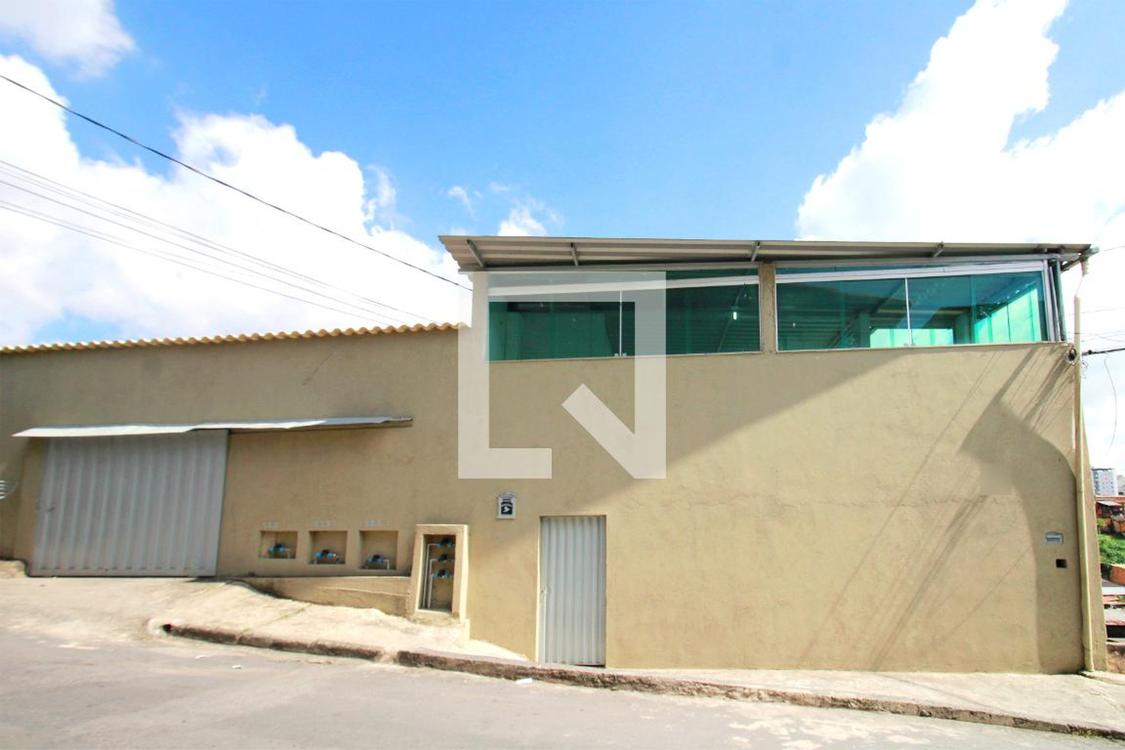 Fachada Condomínio em Rua Dom Pedrito, 525