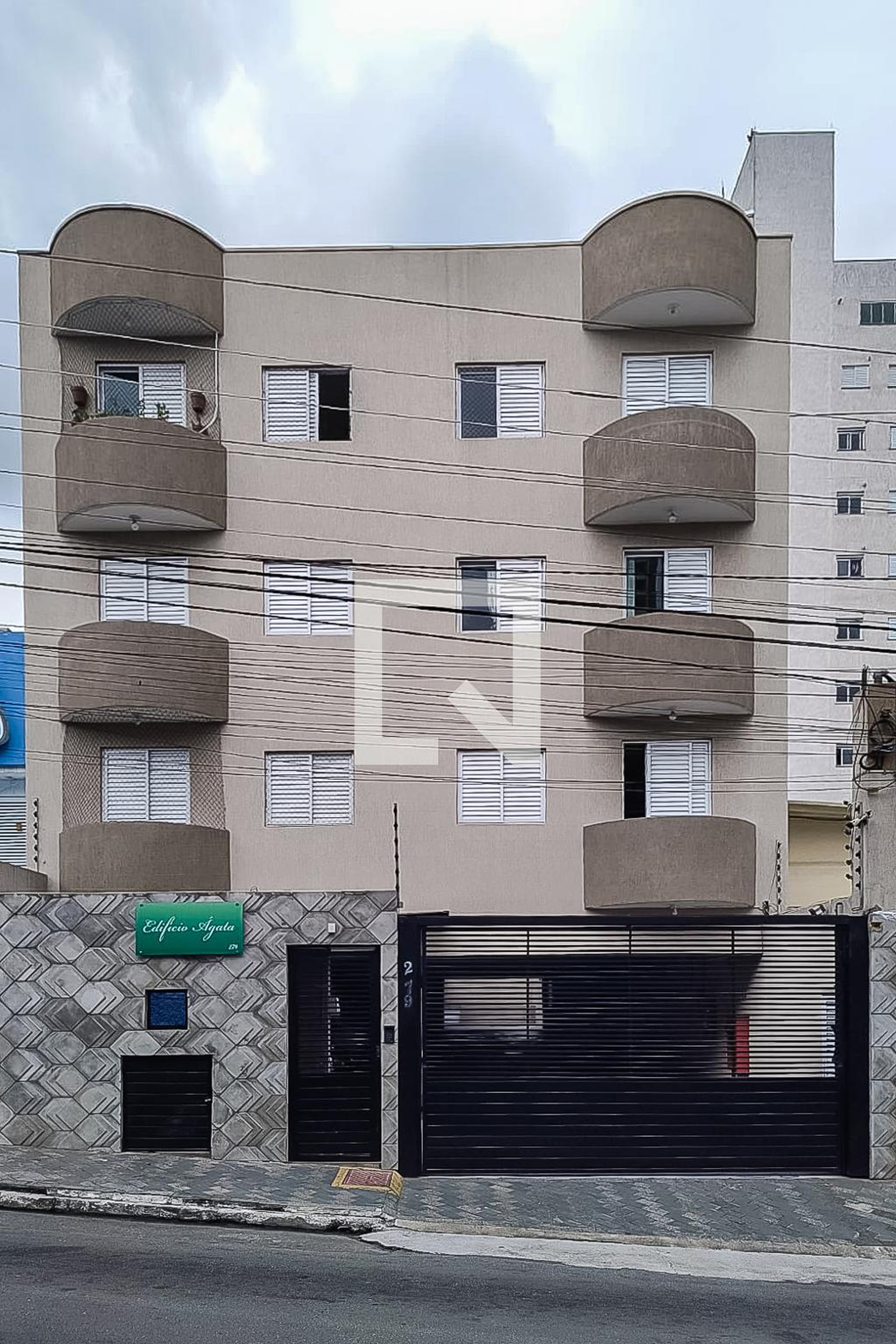 Fachada do Prédio Condomínio em Rua Aquidabam, 279