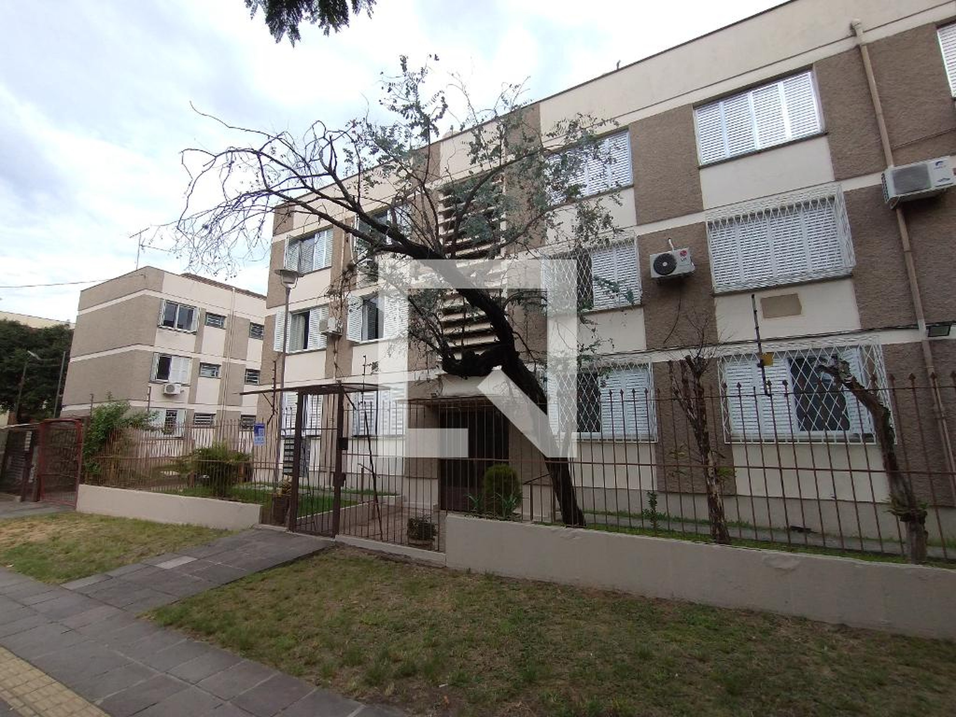 Fachada Condomínio em Rua Anita Garibaldi, 2541