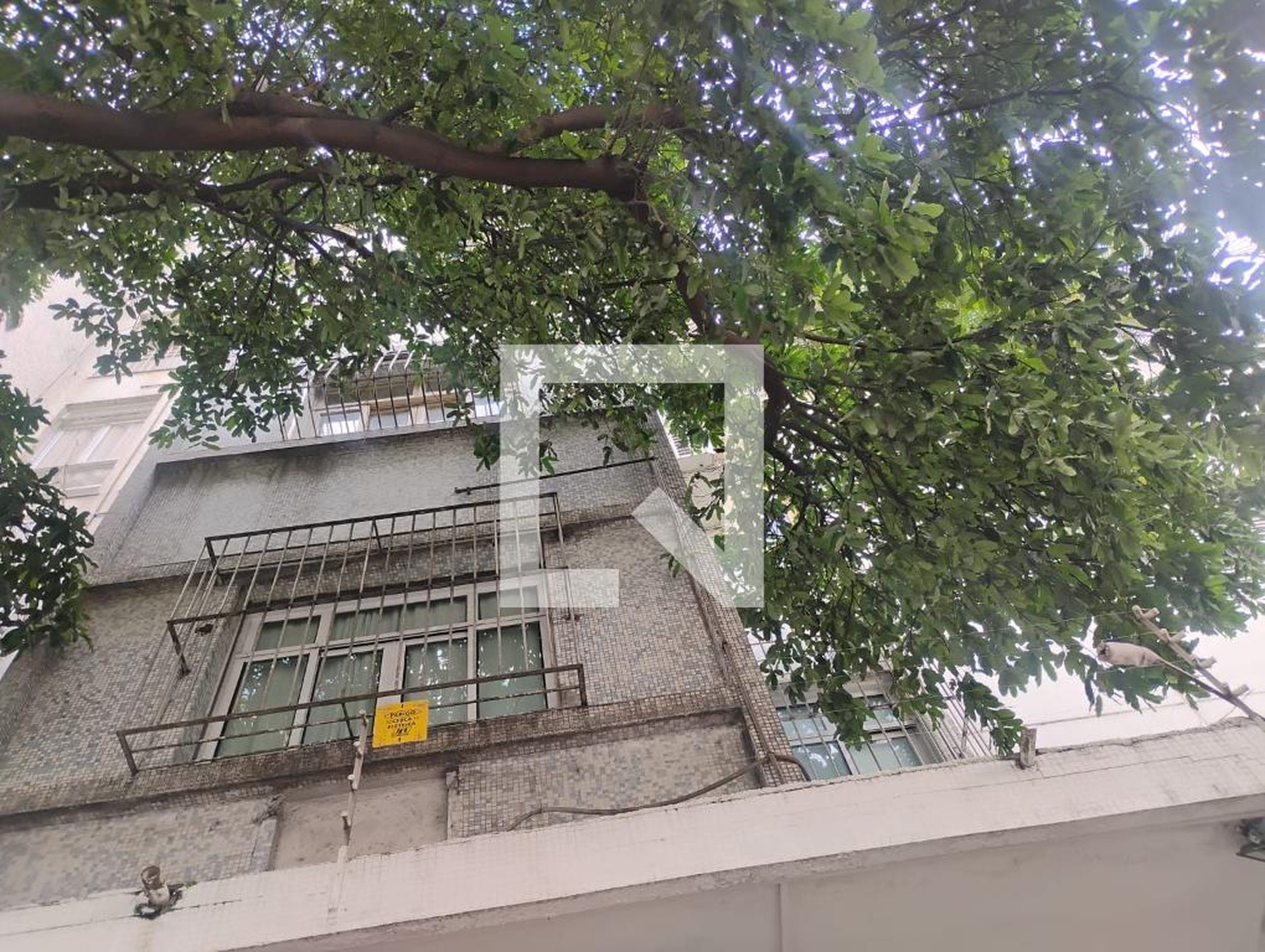 Fachada Condomínio em Rua Voluntários da Pátria, 230
