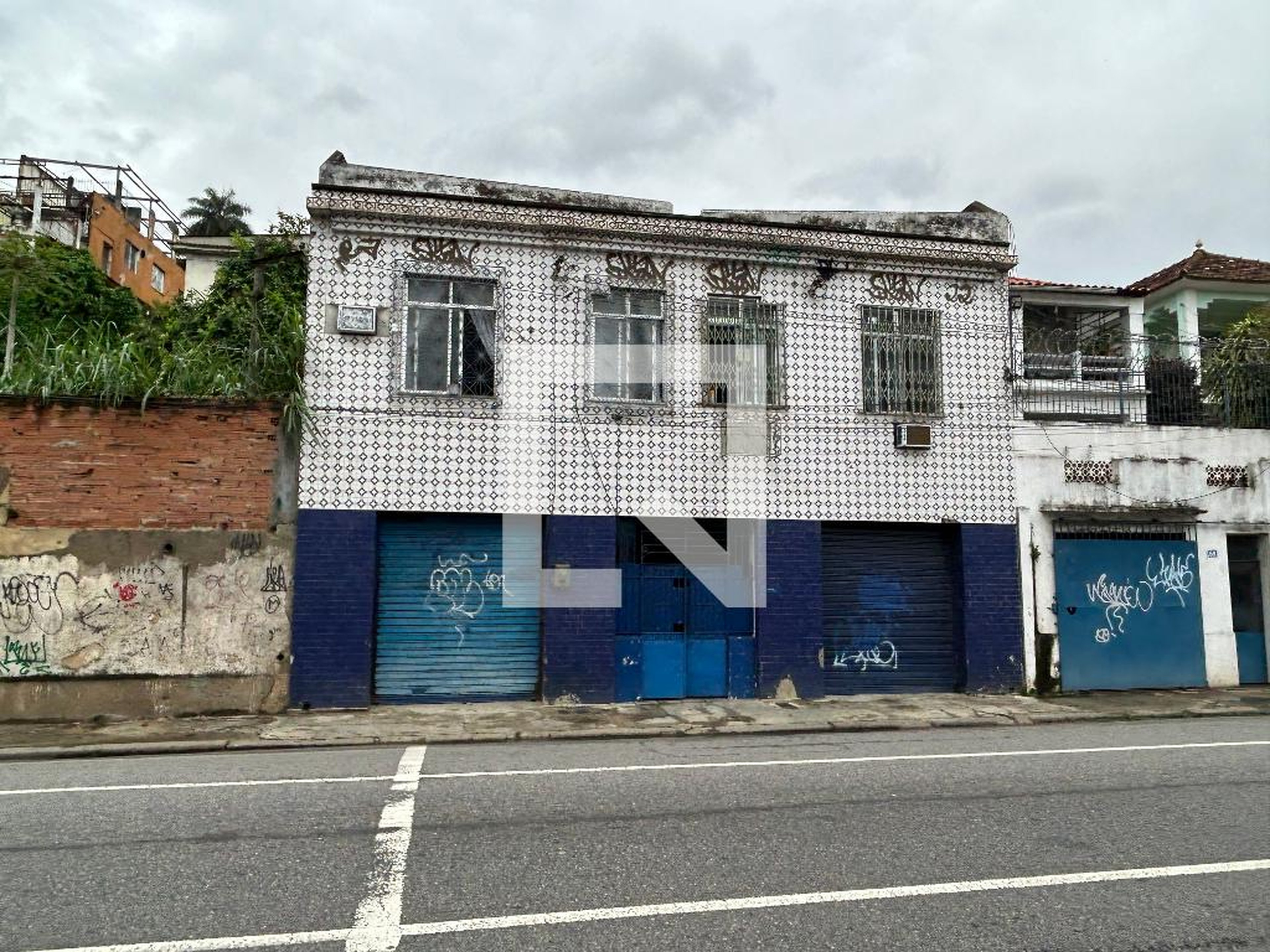 Fachada Condomínio em Rua Arquias Cordeiro, 72