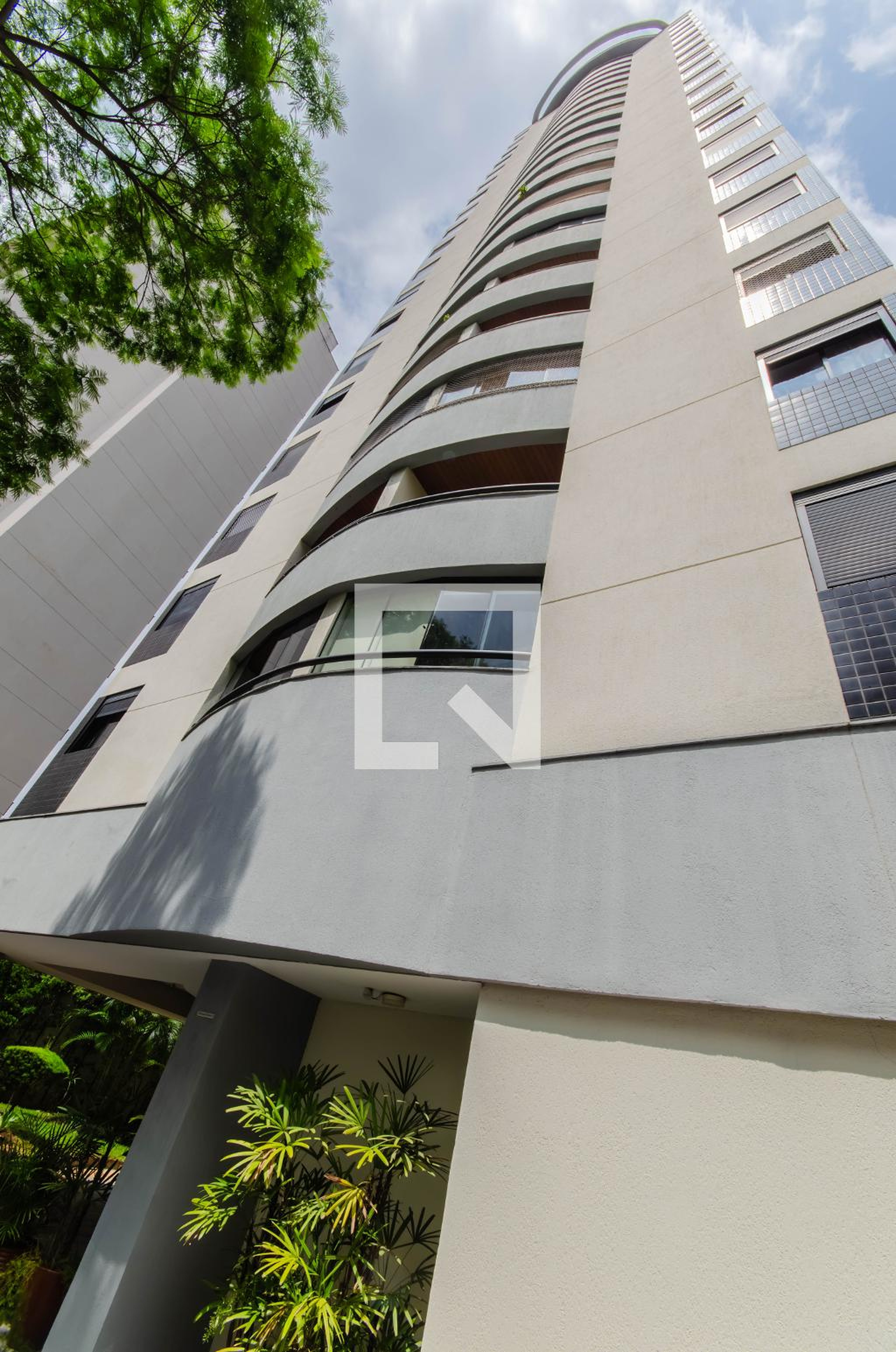 Fachada do Prédio Condomínio Monterey