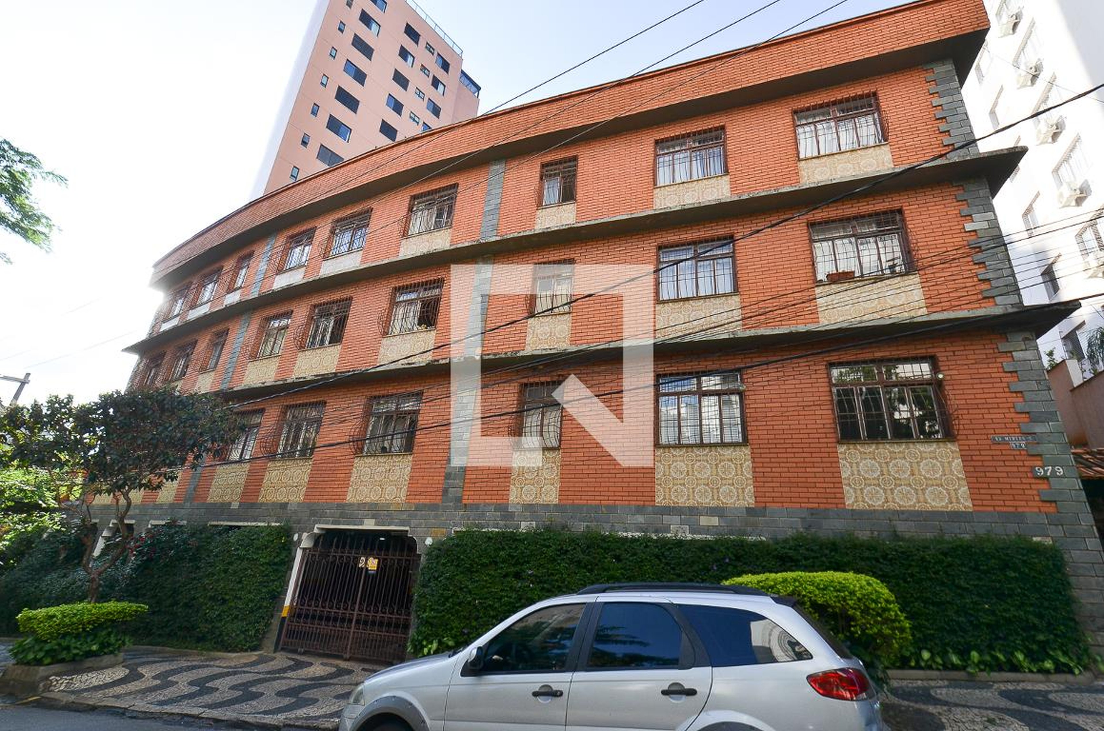 Fachada Condomínio em Rua Califórnia, 979