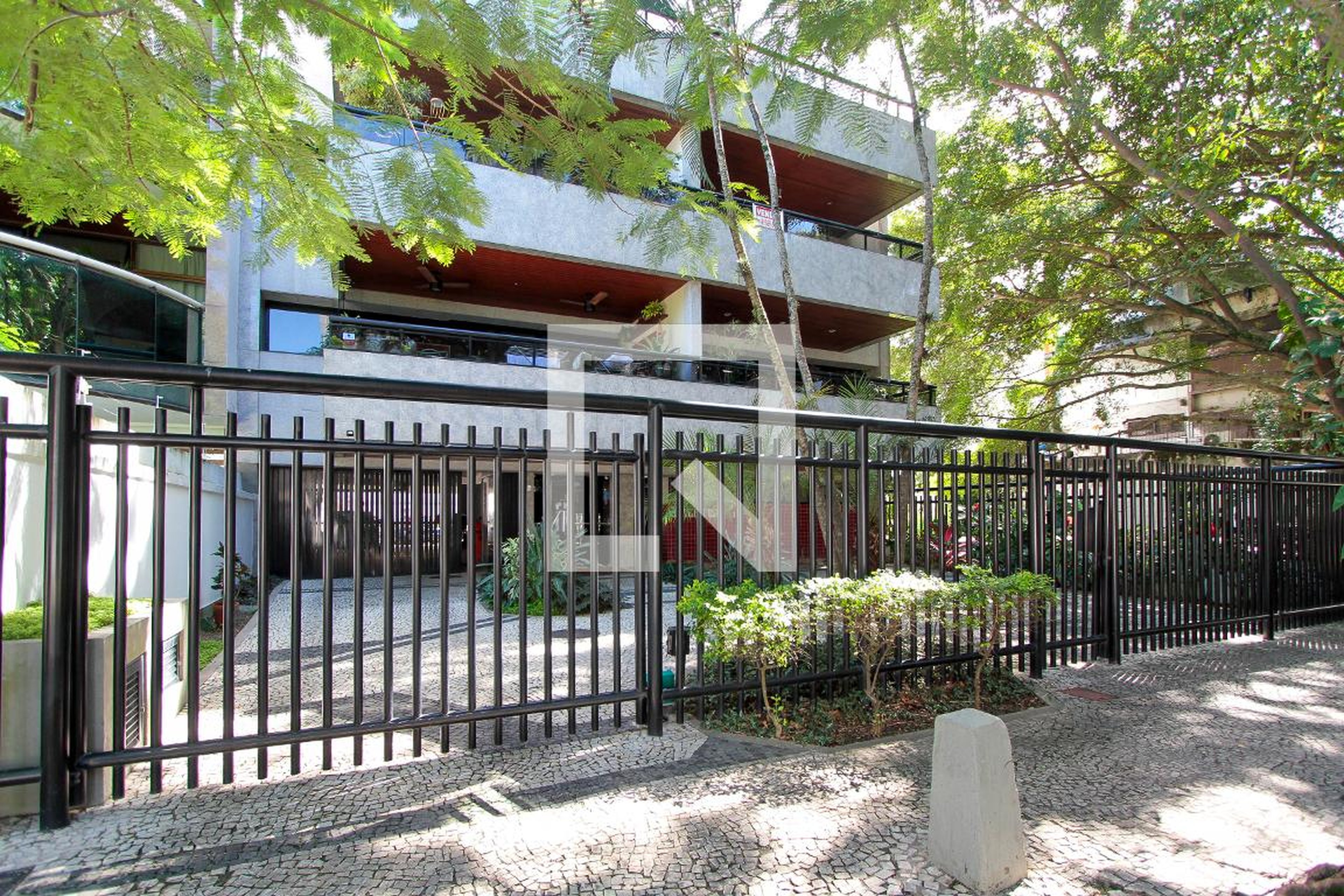 Fachada Condomínio em Rua Pedro Bolato, 187