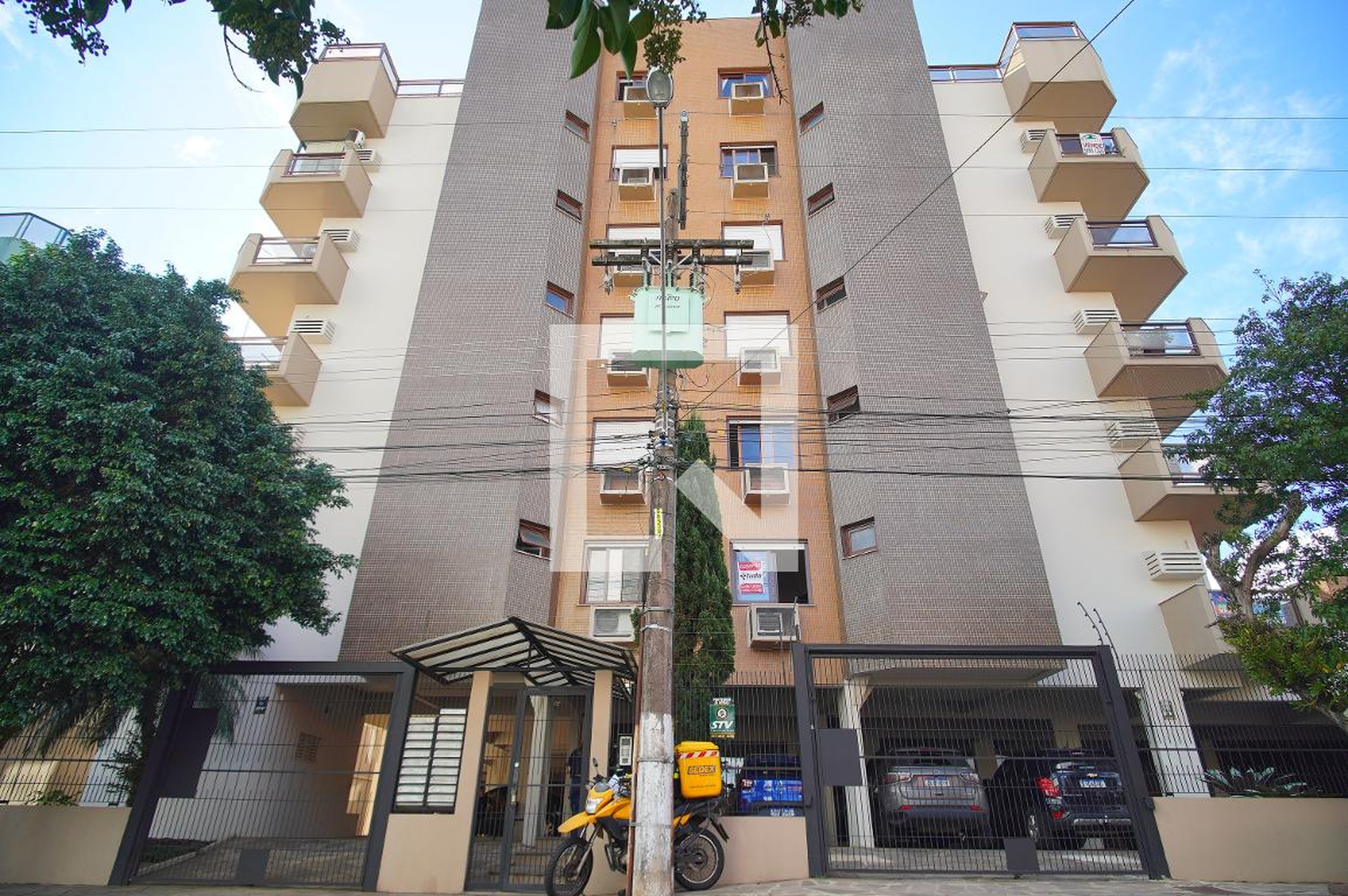 Fachada Condomínio em Rua Pedro Álvares Cabral, 638