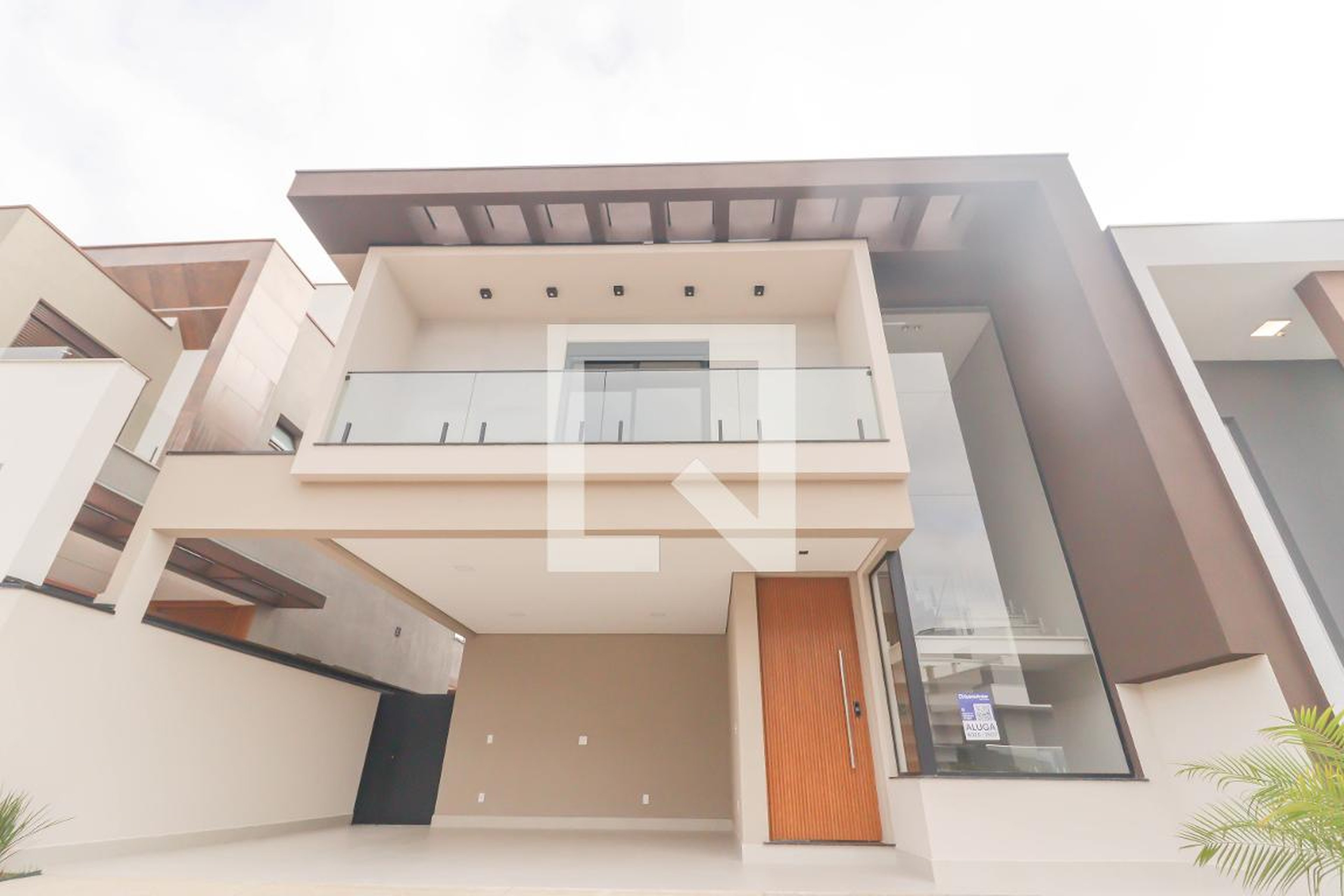 Fachada Condomínio em Rua Jair Pincinato, 410