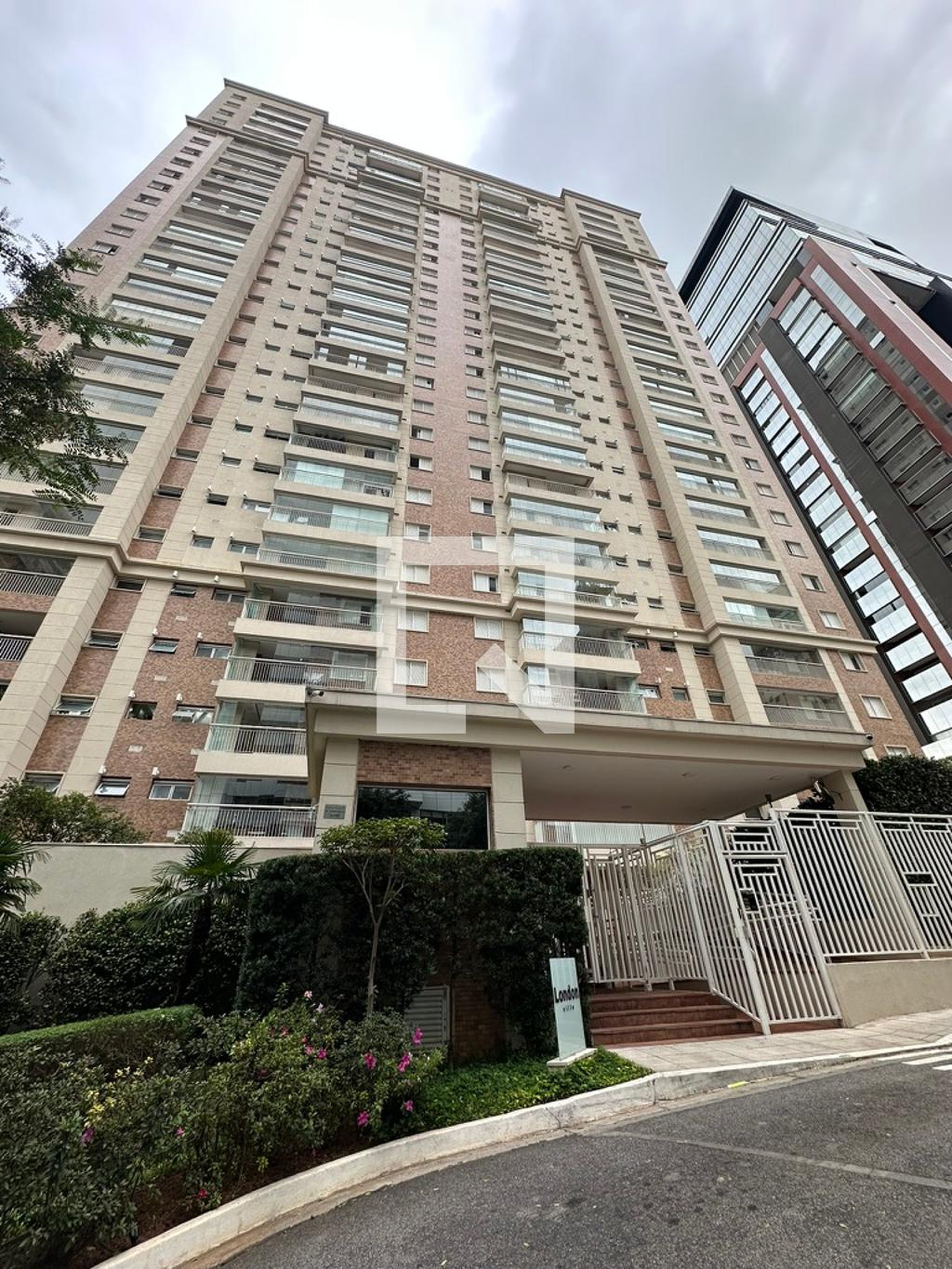 Fachada do Prédio Condomínio London Ville
